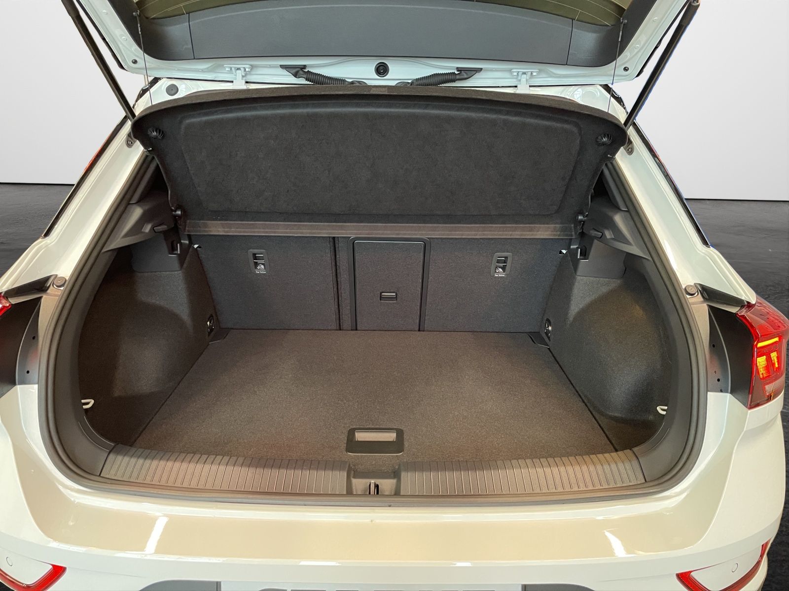 Volkswagen T-Roc 2.0 TDI DSG Black Style Style  AHK Navi LE foto 13