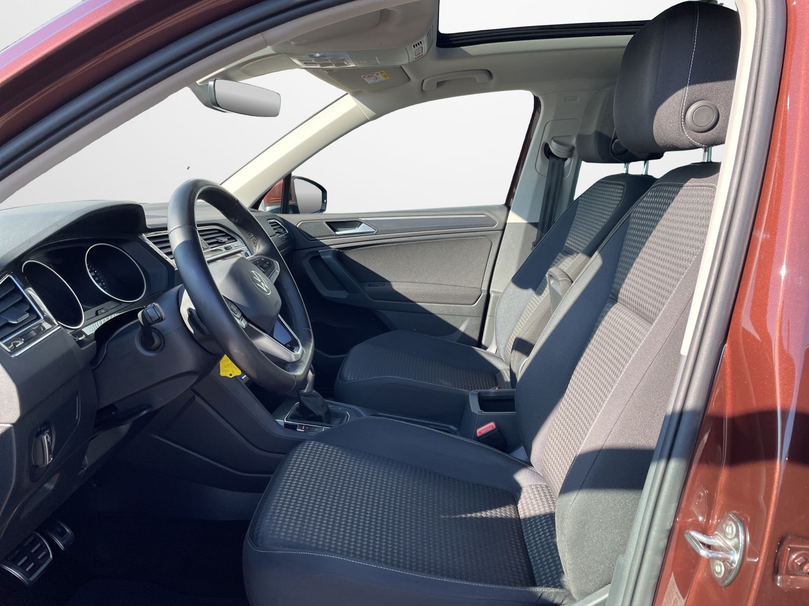 Volkswagen Tiguan 1.5 TSI DSG United  Panodach AHK Navi LED foto 8