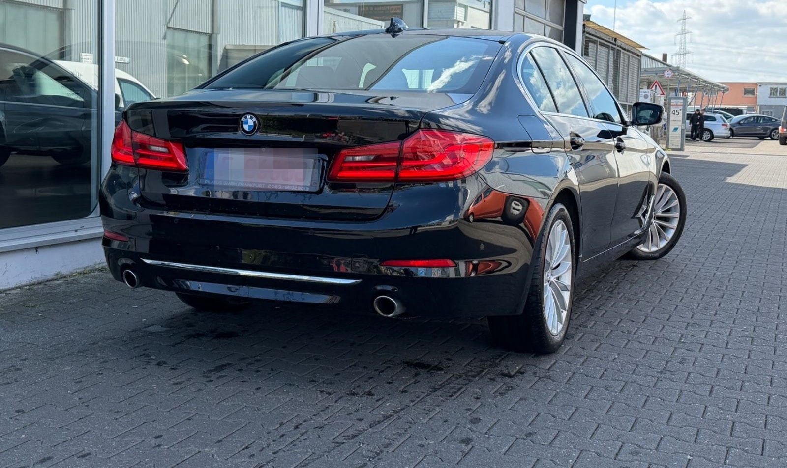 BMW 520 d Lim. Luxury Line LED/VirtualCock/Leder/AHK foto 2