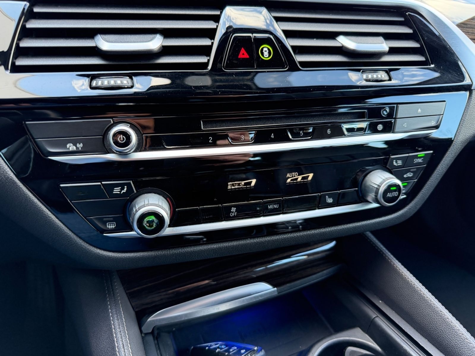 BMW 520 d Lim. Luxury Line LED/VirtualCock/Leder/AHK foto 13