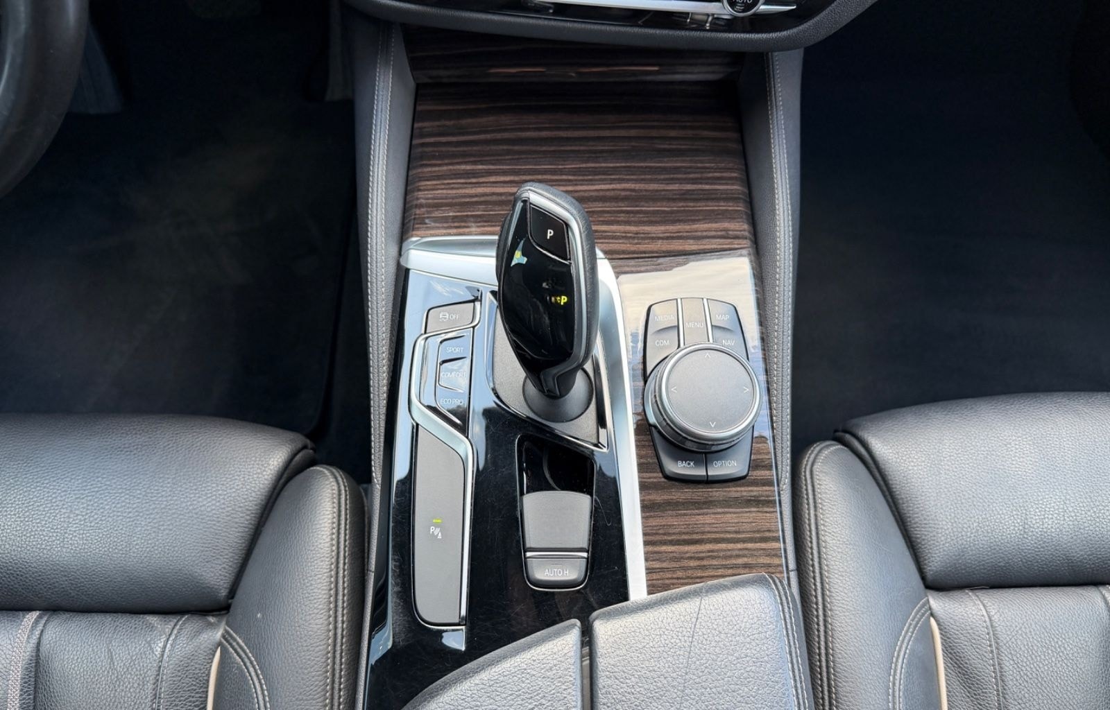 BMW 520 d Lim. Luxury Line LED/VirtualCock/Leder/AHK foto 14