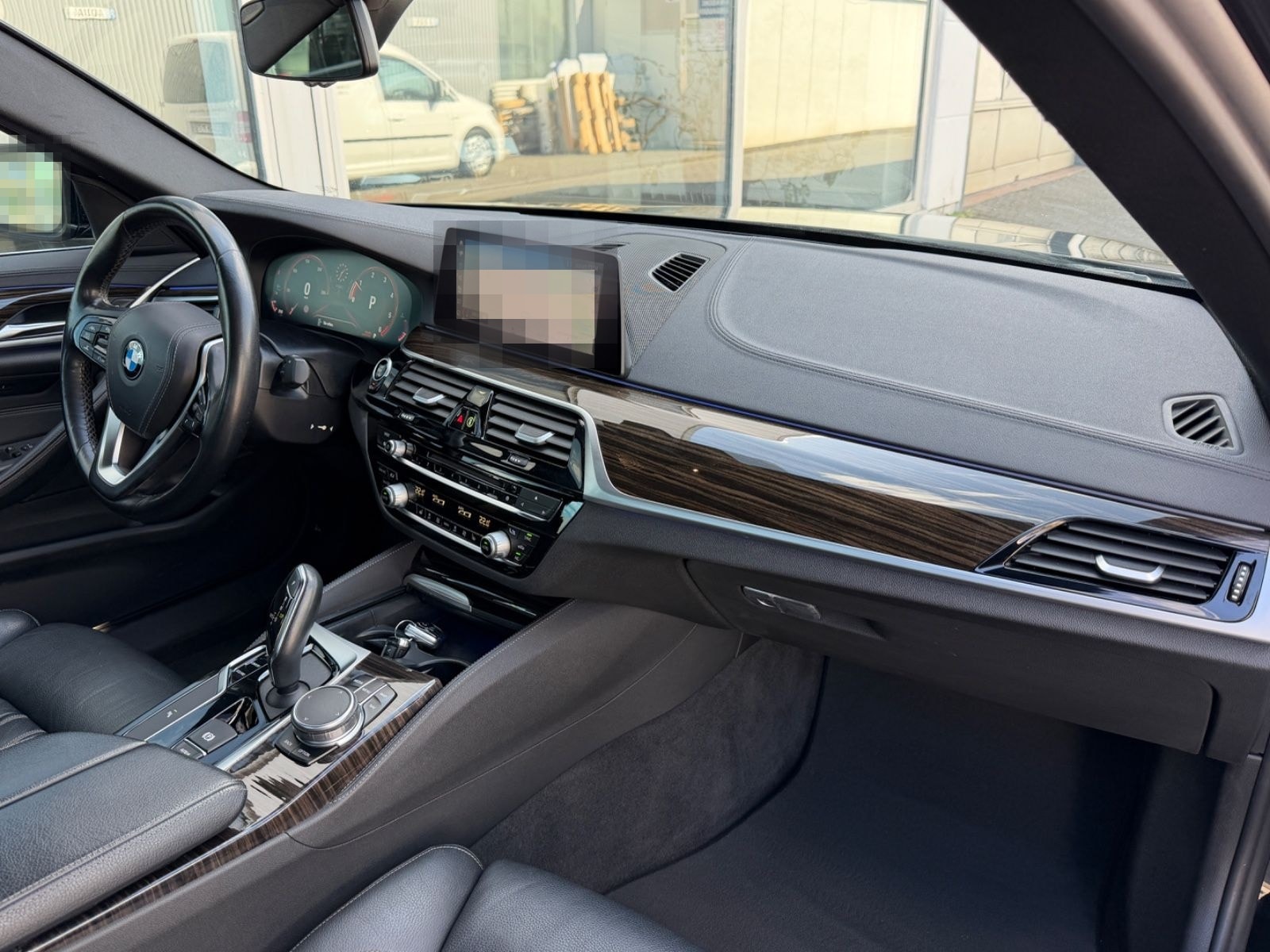 BMW 520 d Lim. Luxury Line LED/VirtualCock/Leder/AHK foto 8