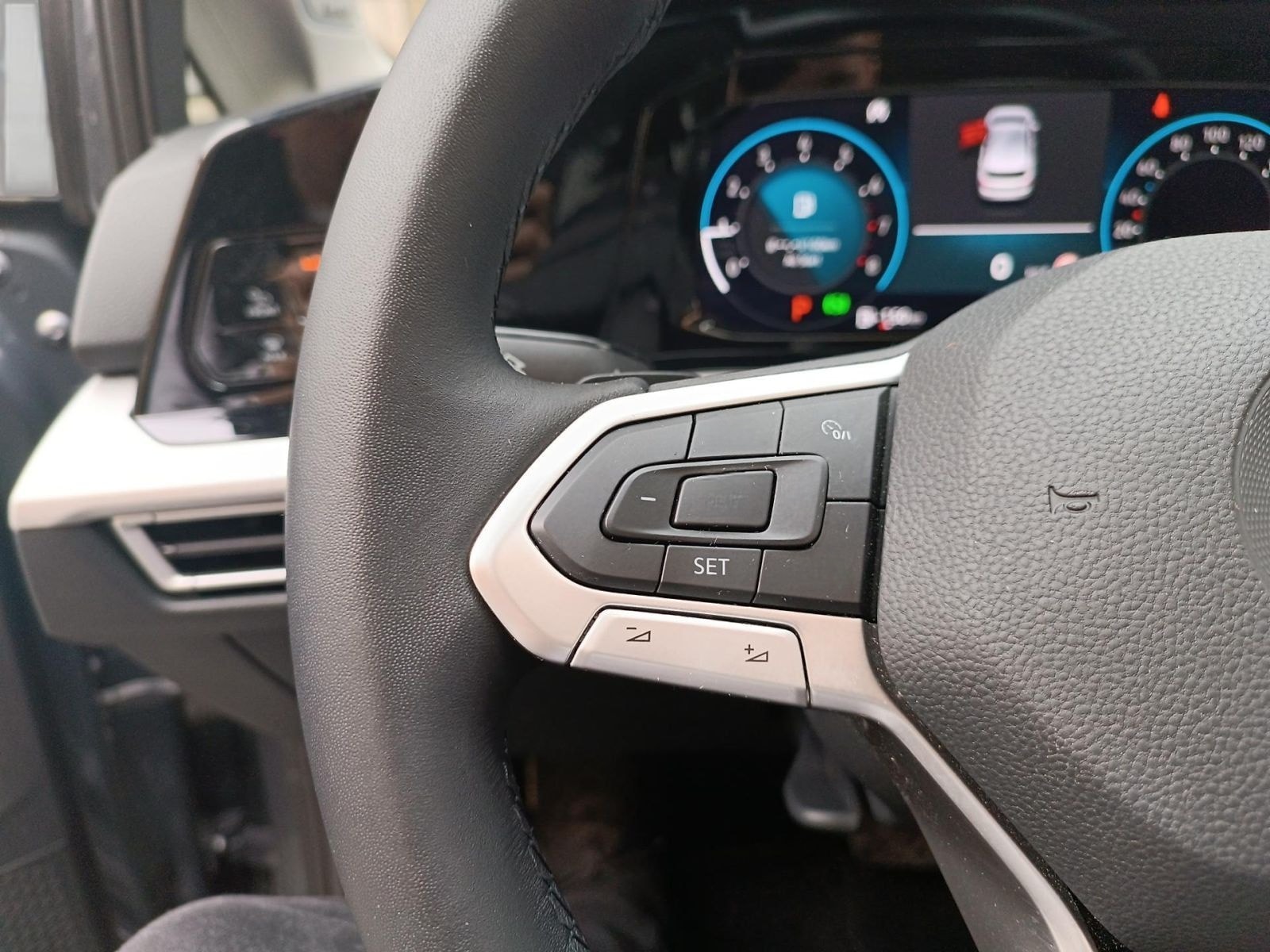 Volkswagen Golf VIII 1.0 eTSI Life DSG *PANO*IQ-MATRIX*HuD* foto 13