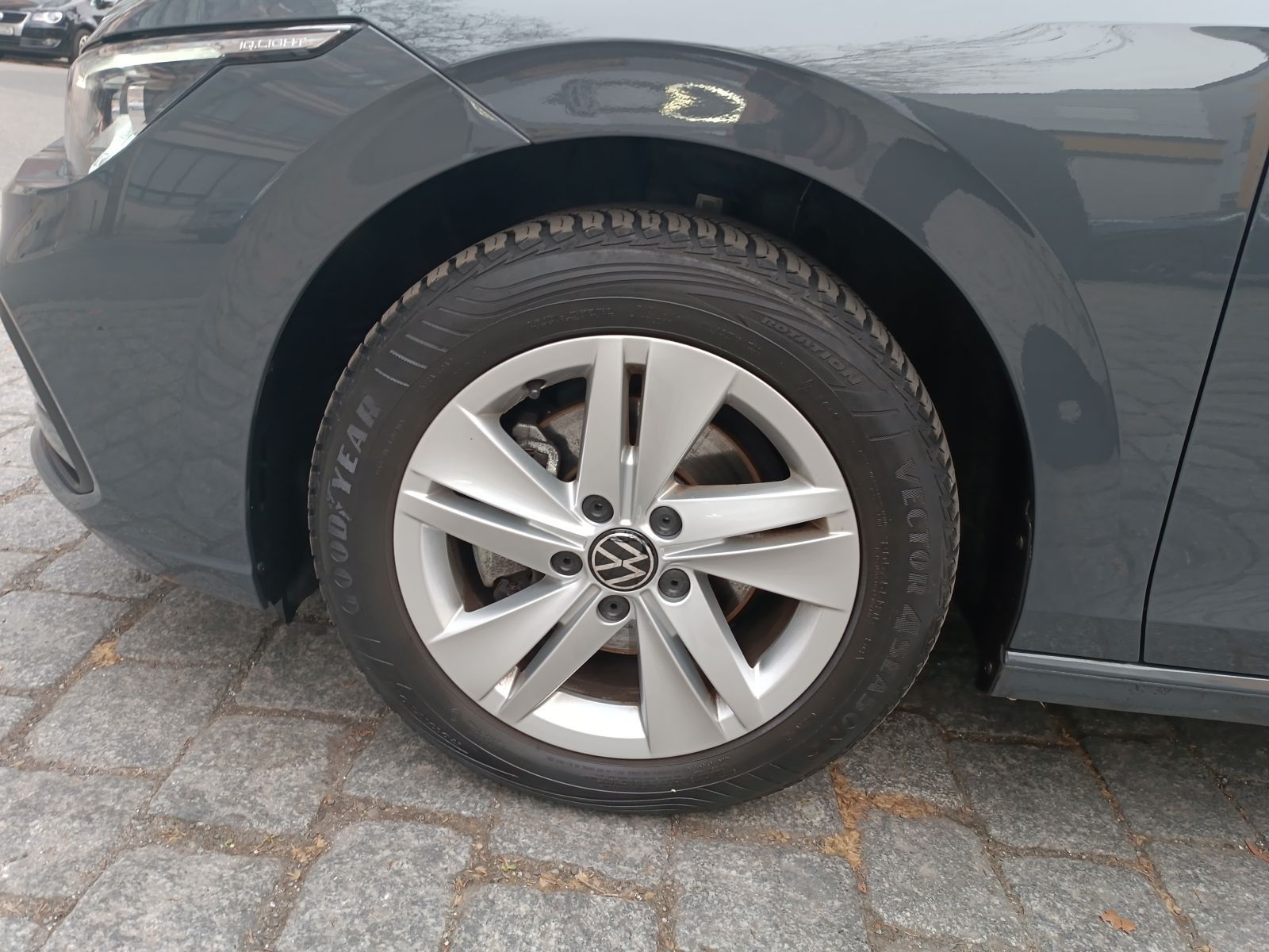 Volkswagen Golf VIII 1.0 eTSI Life DSG *PANO*IQ-MATRIX*HuD* foto 7