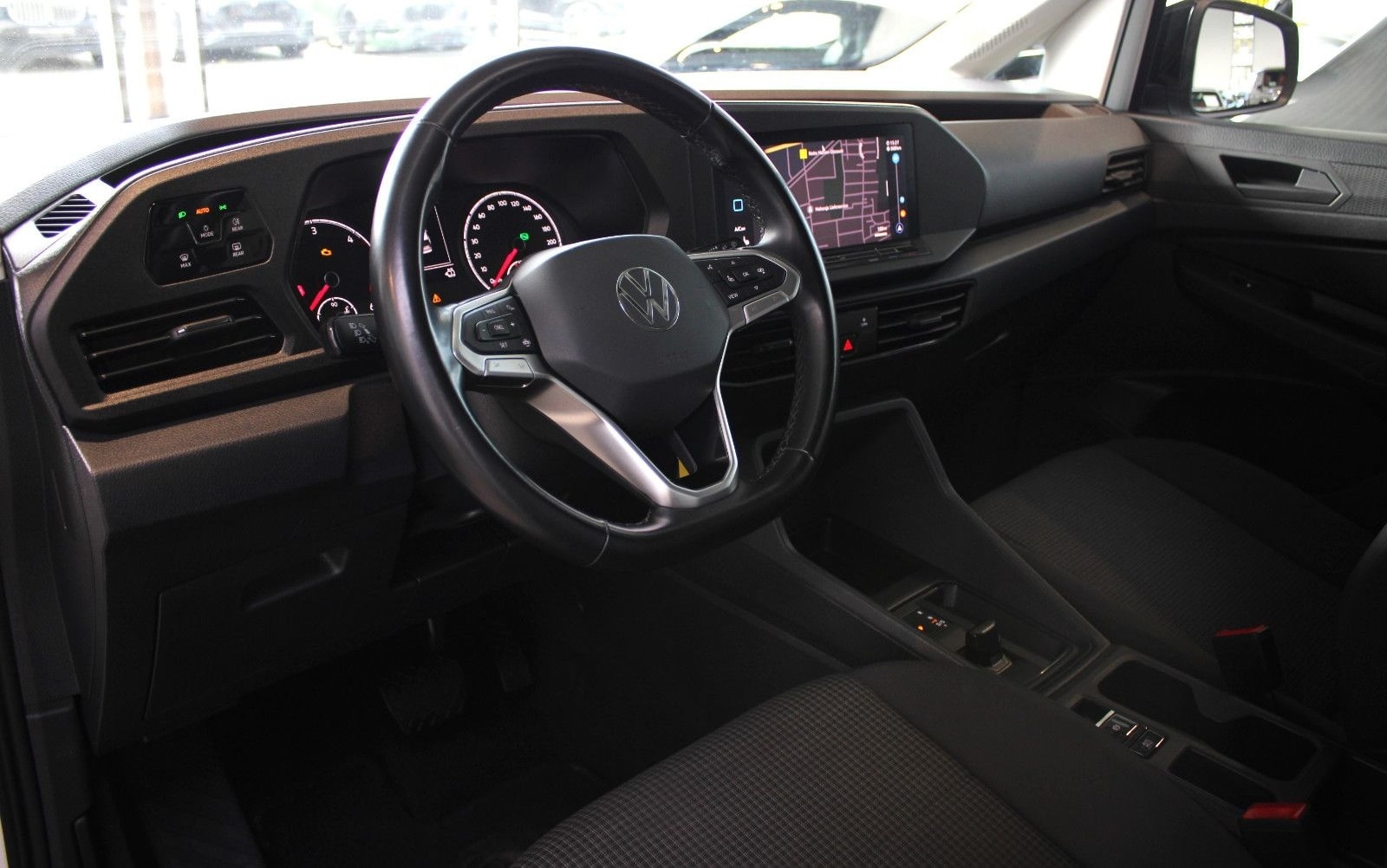 Volkswagen CADDY 2.0 TDI DSG 1.HAND/AHK/NAVI/8-FACH! foto 2