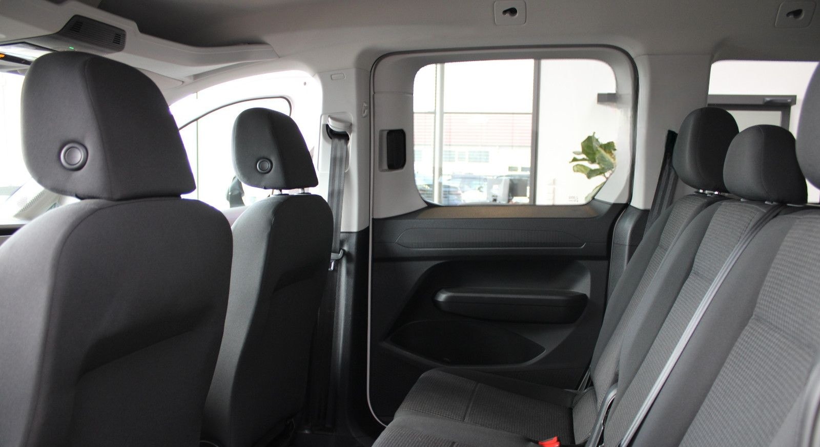 Volkswagen CADDY 2.0 TDI DSG 1.HAND/AHK/NAVI/8-FACH! foto 17