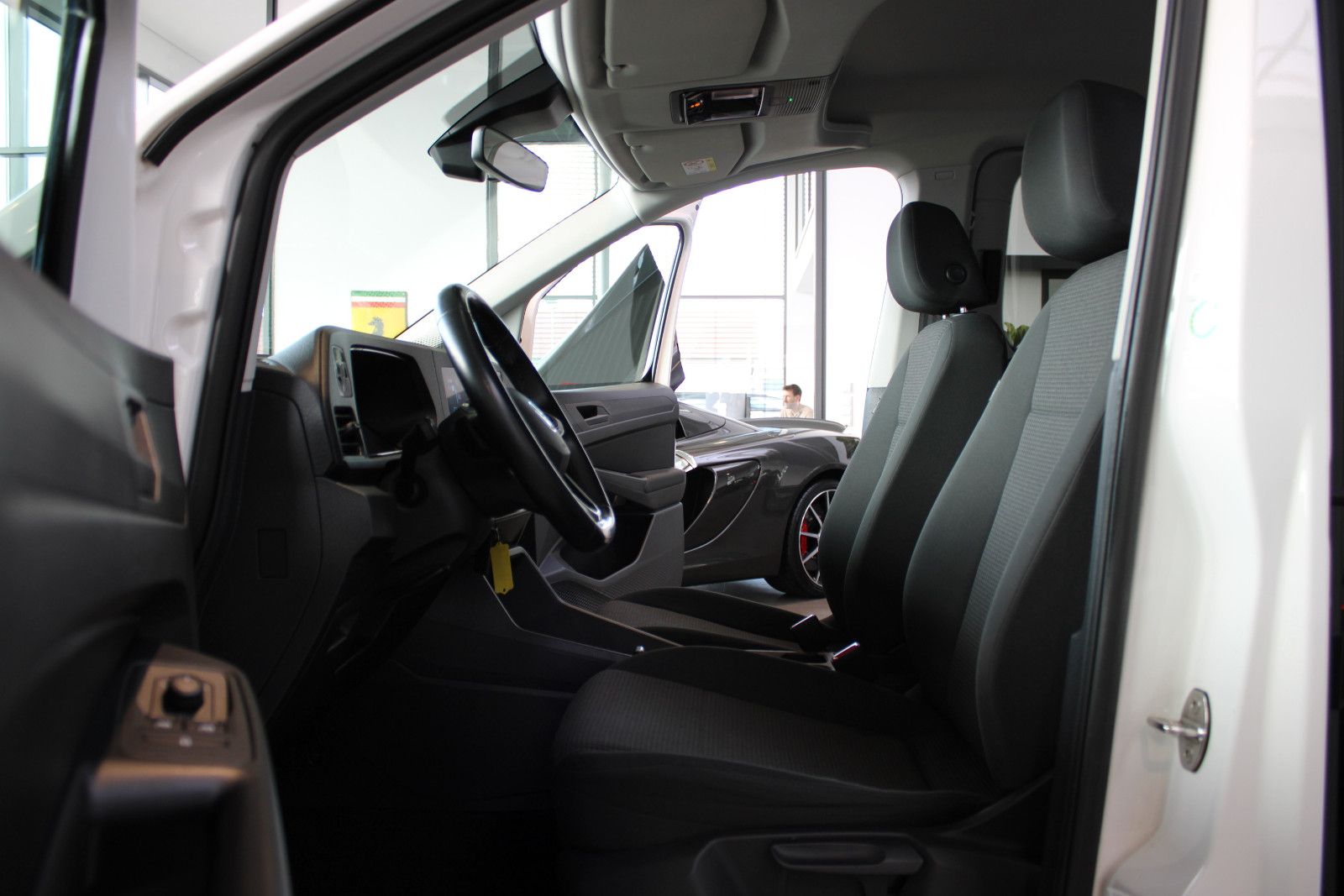 Volkswagen CADDY 2.0 TDI DSG 1.HAND/AHK/NAVI/8-FACH! foto 4