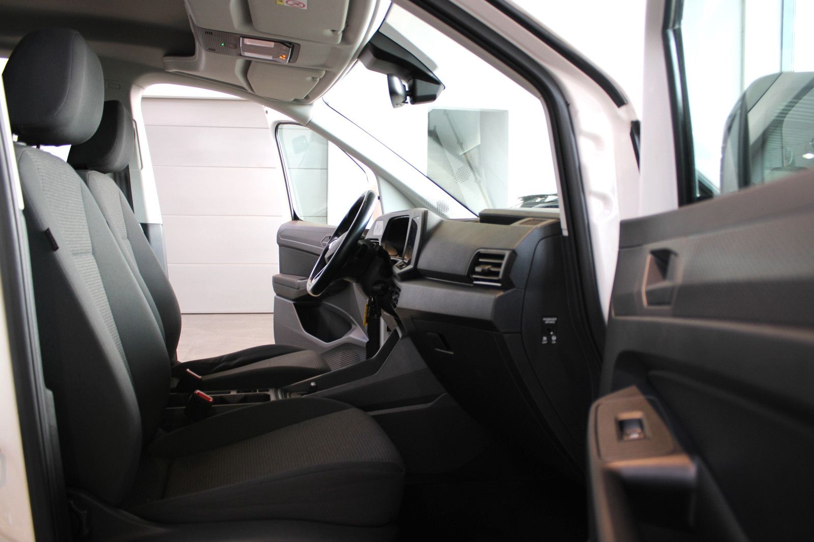 Volkswagen CADDY 2.0 TDI DSG 1.HAND/AHK/NAVI/8-FACH! foto 8