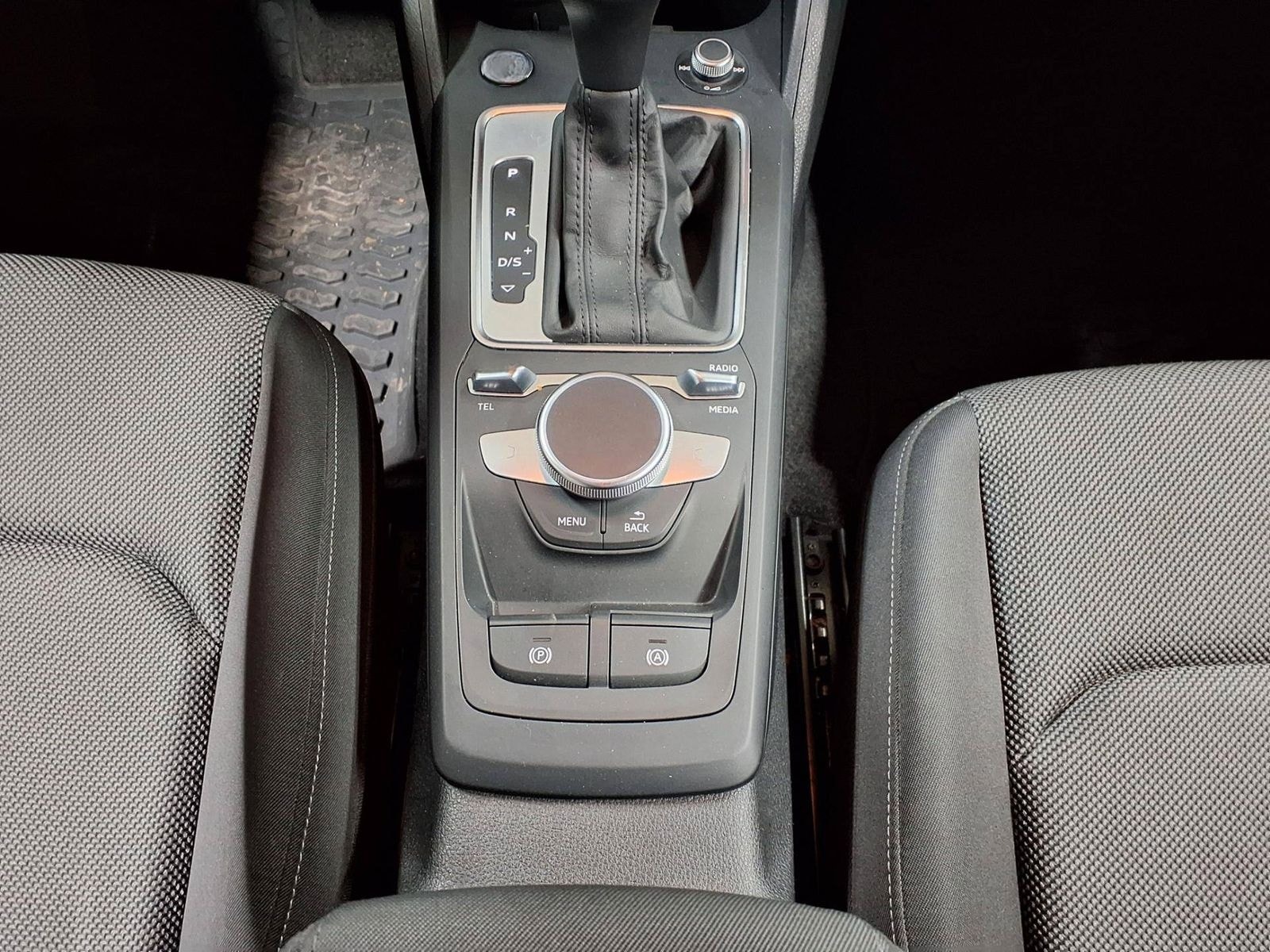 Audi Q2 35 TFSI S tronic advanced BLIS KAM foto 5