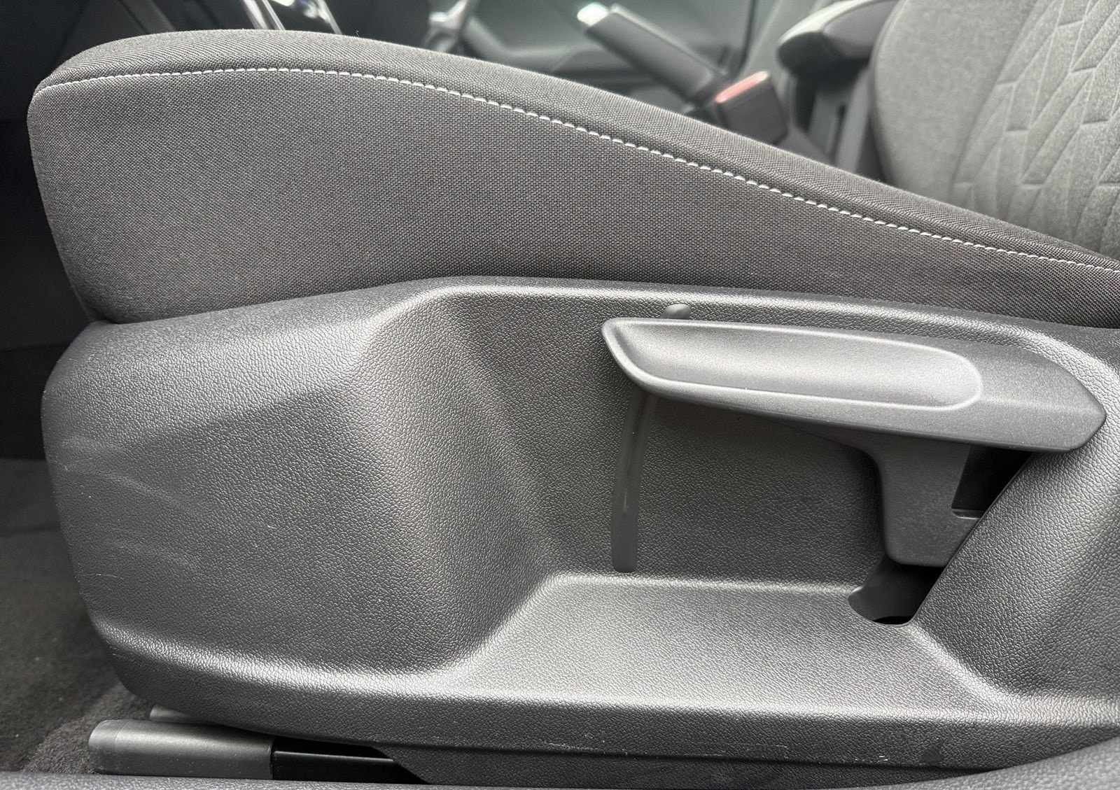 Volkswagen T-Cross Life *AHK*17 LM*NAVI*ACC*LED*PDC*APP CON foto 8