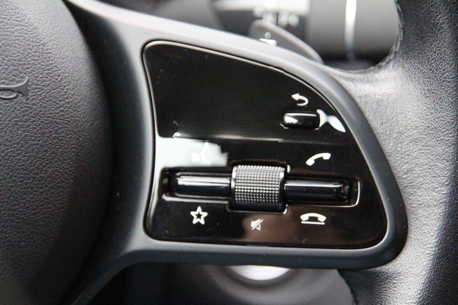 Mercedes-Benz C 200 d Avantgarde LED&Navi&Leder&Kamera foto 22