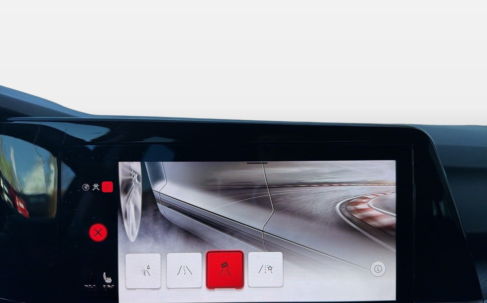 Volkswagen Golf VIII Lim. 1.5 TSI Active STHZ LED+ RFK HuD foto 13