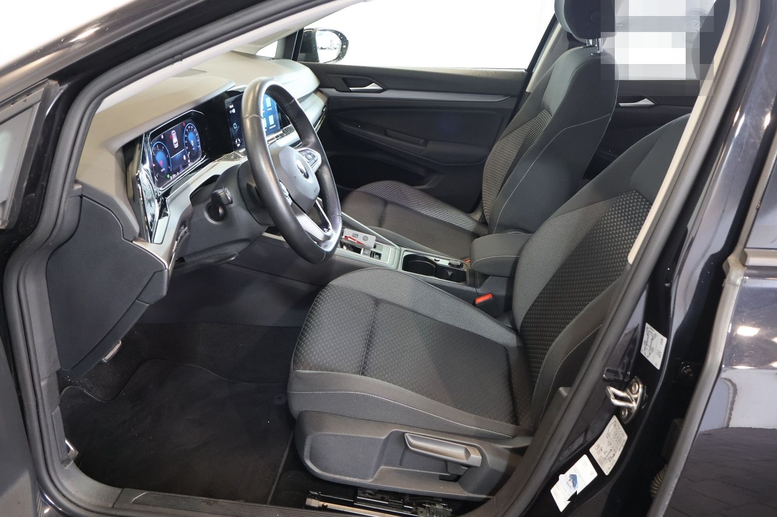 Volkswagen Golf VIII 2.0 TDI Active AID+ACC+LED+KAM+17"+AHK foto 12