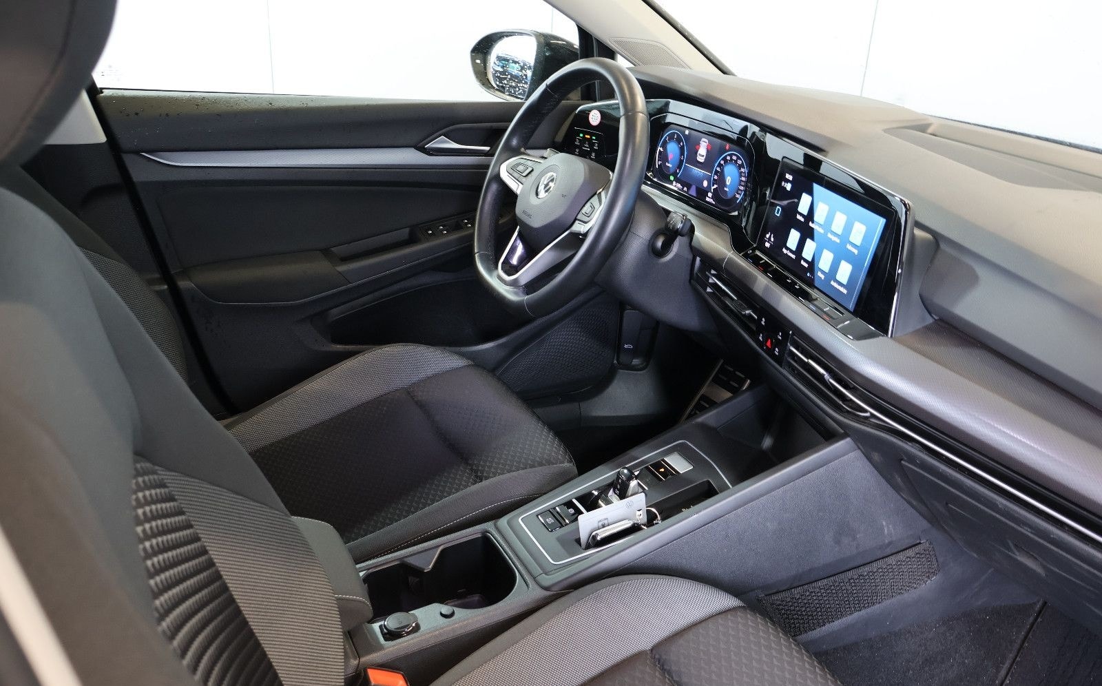 Volkswagen Golf VIII 2.0 TDI Active AID+ACC+LED+KAM+17"+AHK foto 14