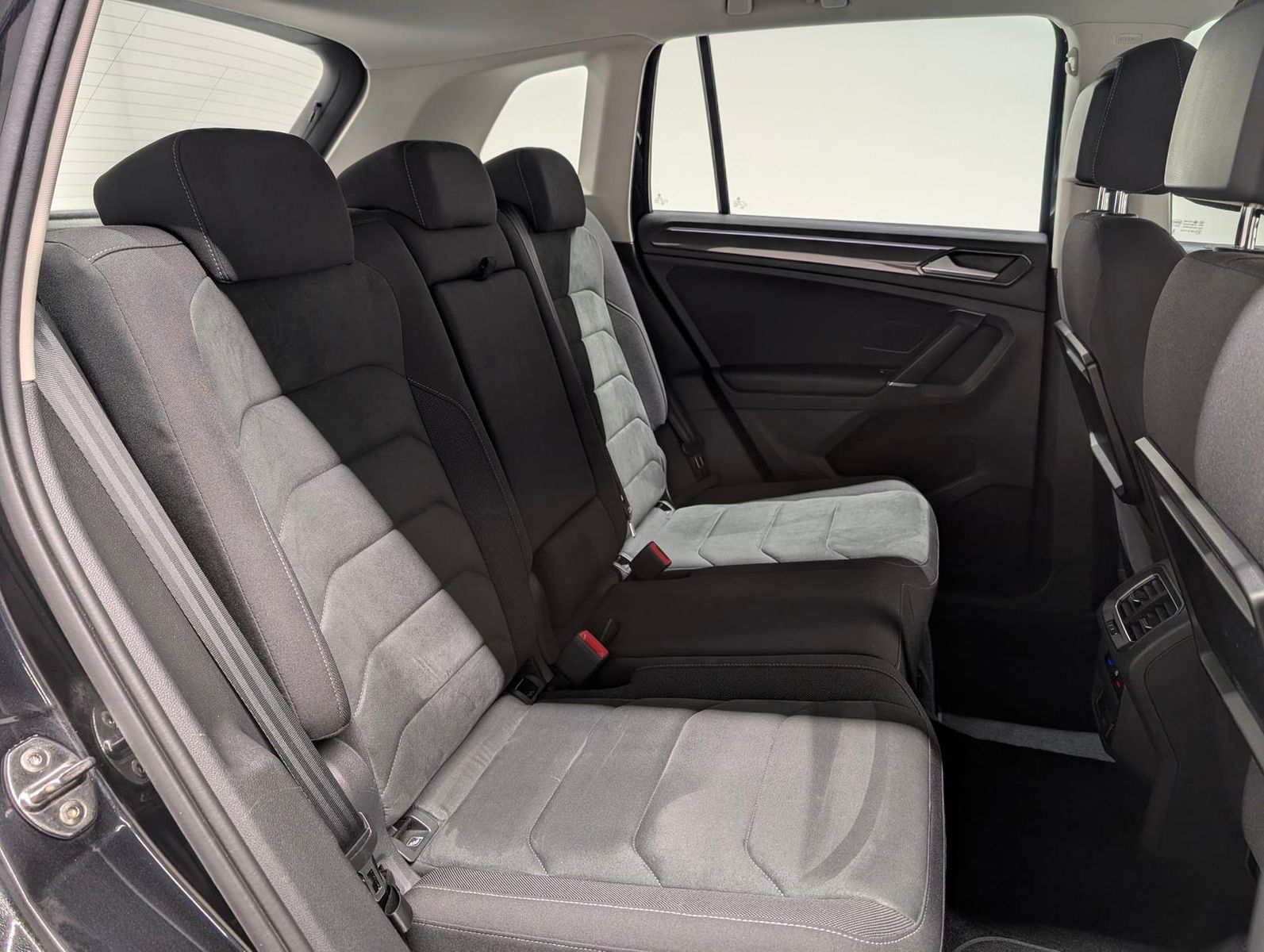 Volkswagen Tiguan Highline LED/Navi/ACC/SHZ/PDC/elHeck/18LM foto 12