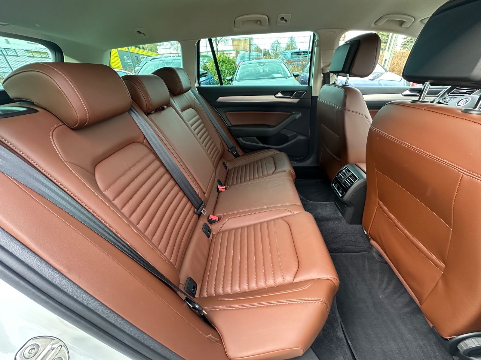 Volkswagen Passat Var. Highline 2.0TDI 4Motion DSG R-Line foto 11