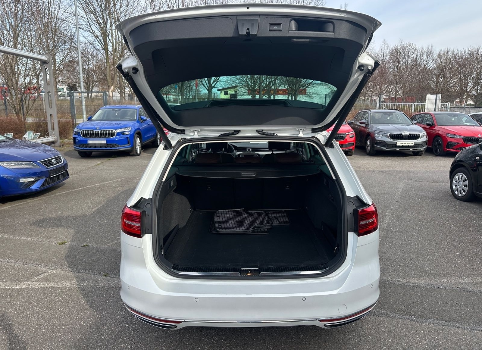 Volkswagen Passat Var. Highline 2.0TDI 4Motion DSG R-Line foto 13