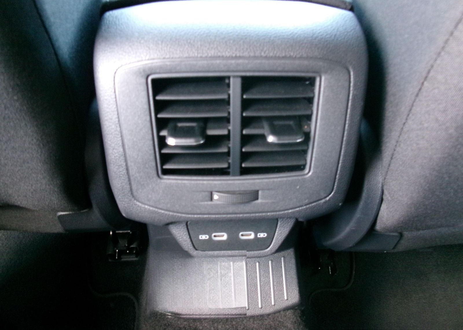 Volkswagen T-Roc 1.0 TSI Life Navi SHZ PDC DAB+ LED APP foto 17