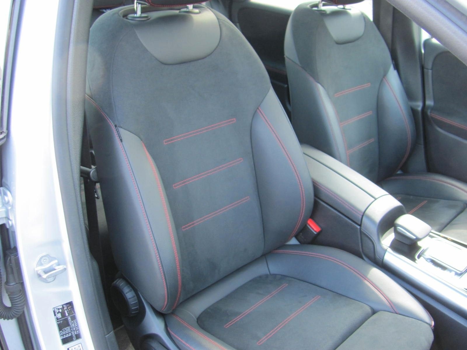 Mercedes-Benz B 200 d AMG foto 9