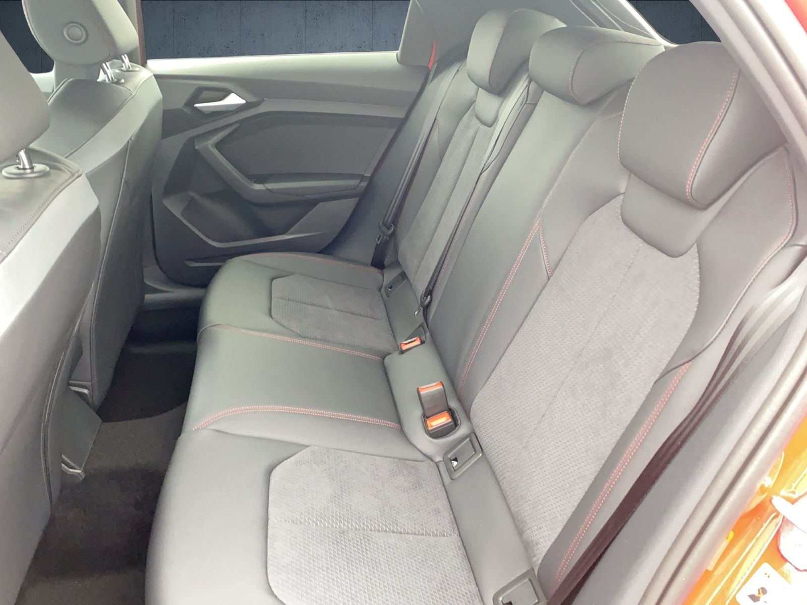 Audi A1 Sportback S line 40 TFSI S tr. LED 18 FLA ACC foto 11