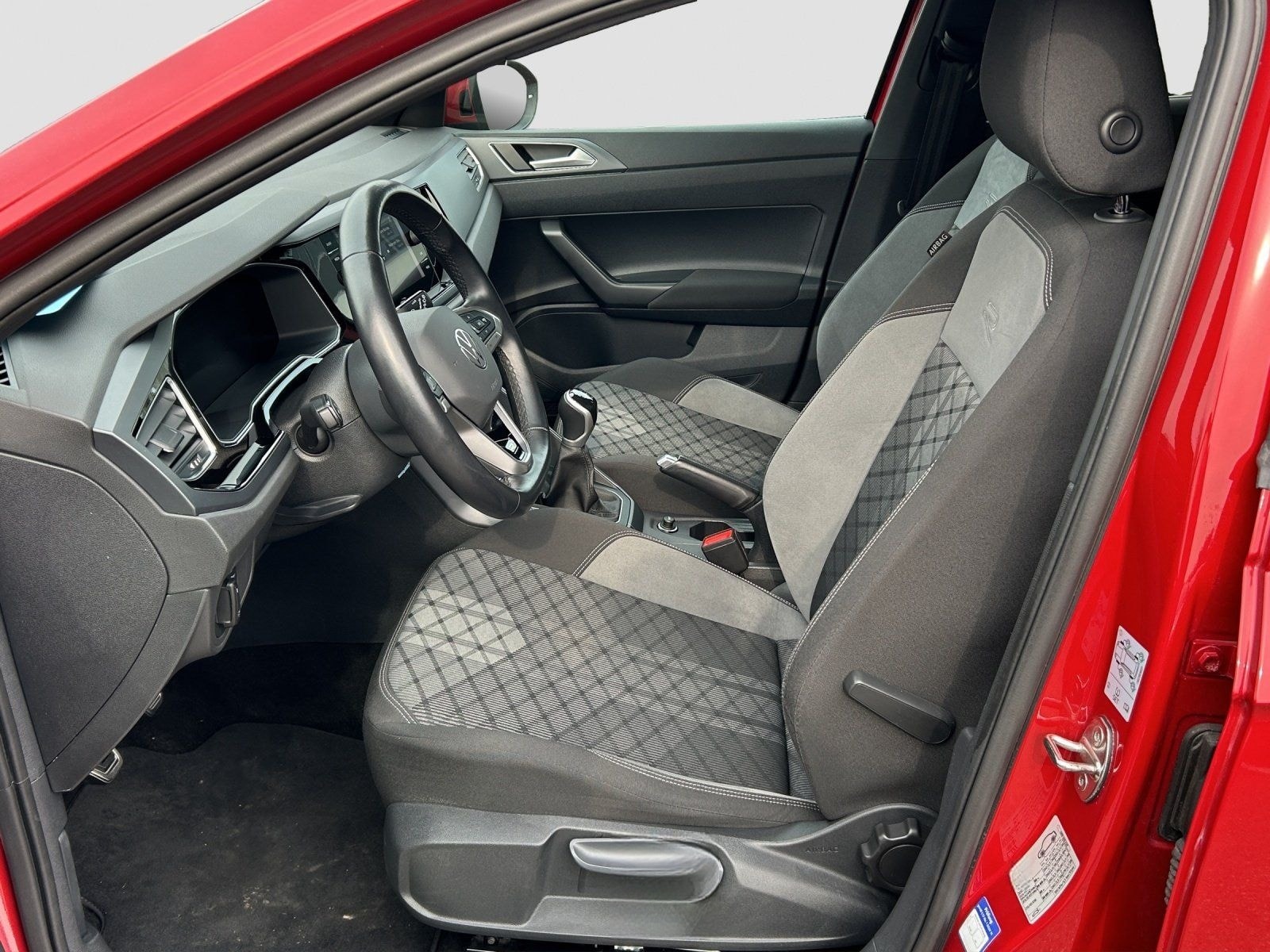 Volkswagen Taigo 1.0 TSI R-Line NAVI IQ.LIGHT ACC APP-CONNE foto 13