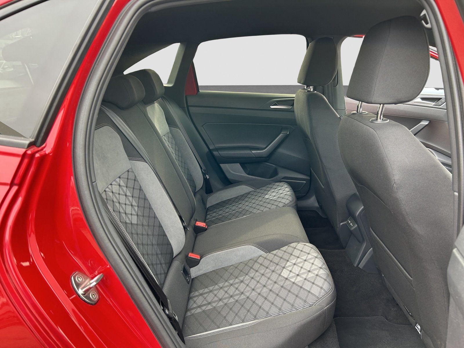 Volkswagen Taigo 1.0 TSI R-Line NAVI IQ.LIGHT ACC APP-CONNE foto 23