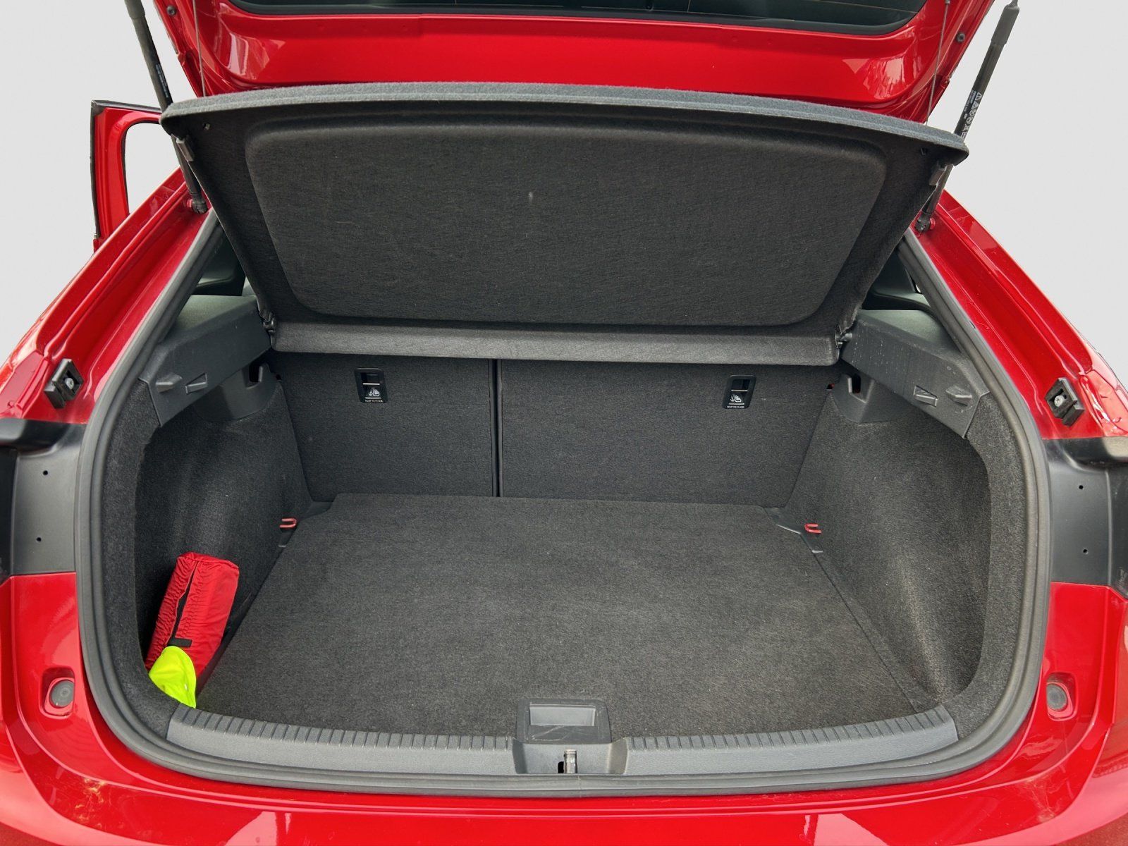 Volkswagen Taigo 1.0 TSI R-Line NAVI IQ.LIGHT ACC APP-CONNE foto 24