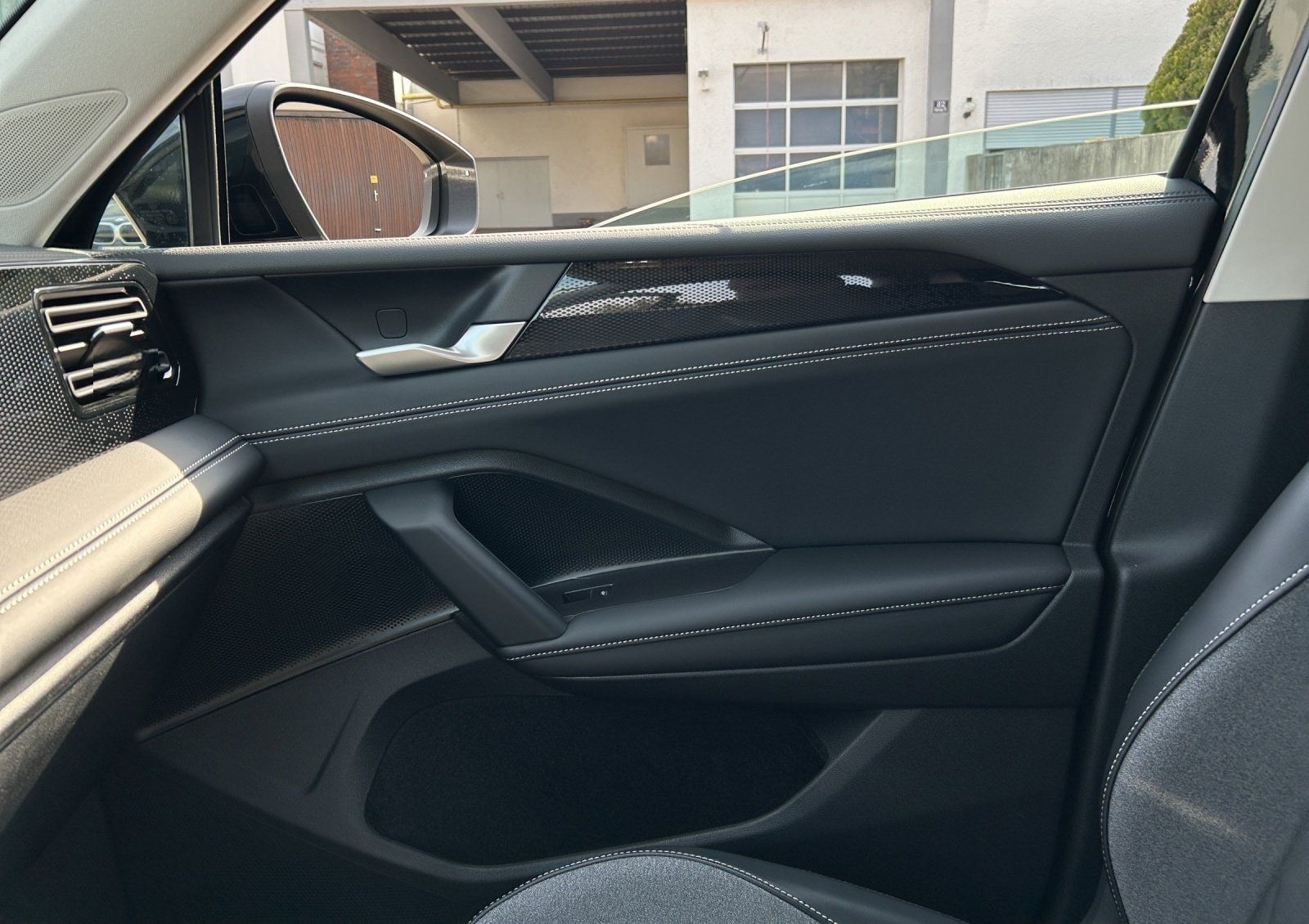 Volkswagen Tiguan 2.0 TDI DSG Goal NAVI AHK KAMERA DIG.COCK foto 21