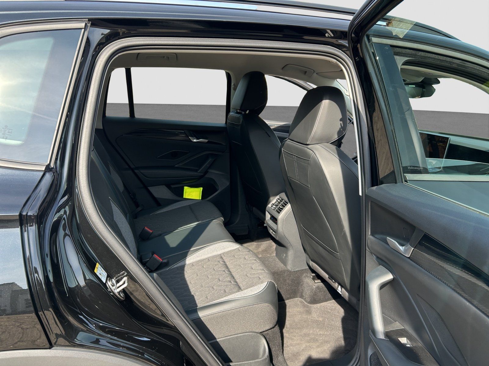 Volkswagen Tiguan 2.0 TDI DSG Goal NAVI AHK KAMERA DIG.COCK foto 23