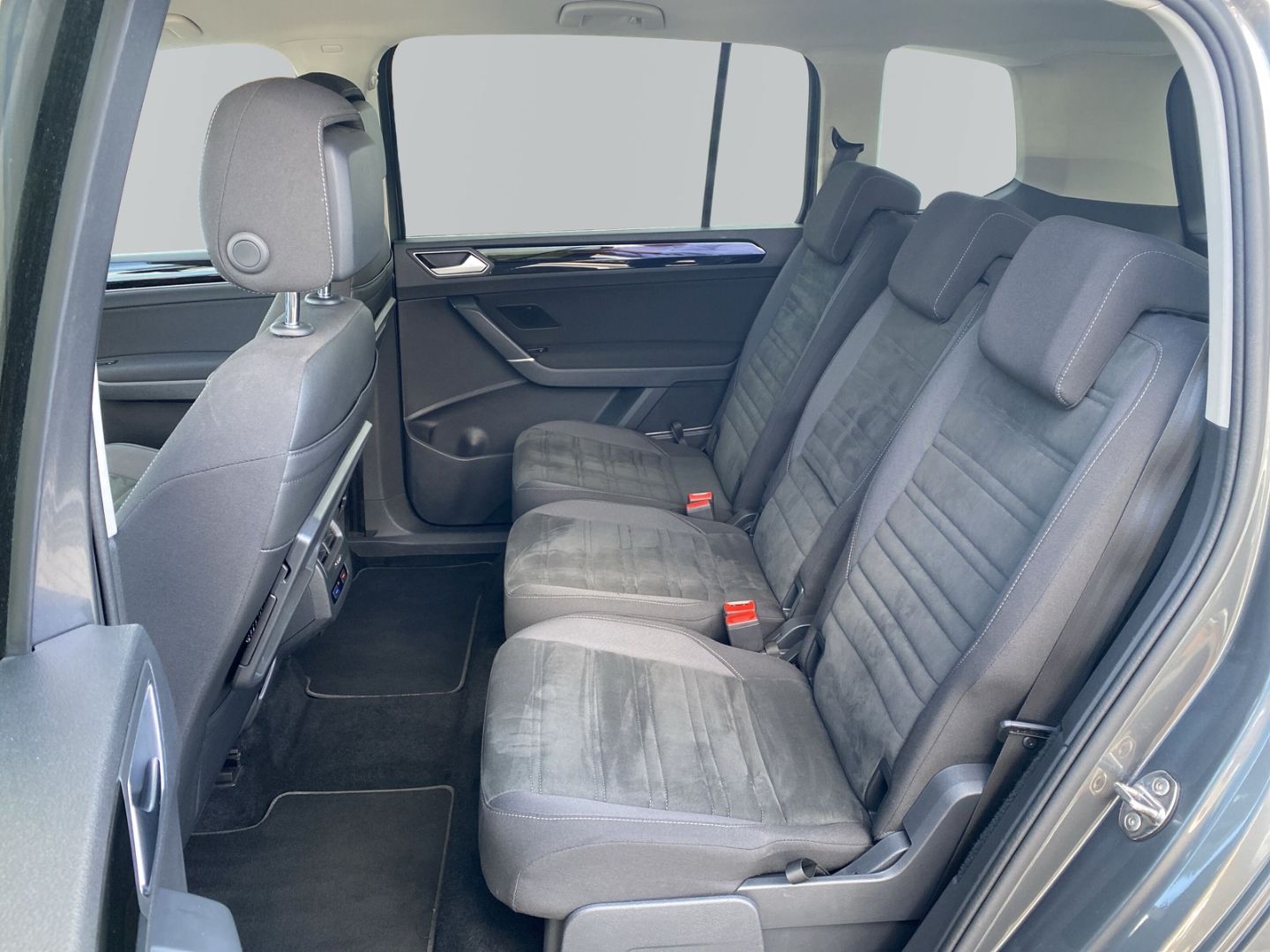 Volkswagen Touran Highline 1.4 TSI DSG Massage Navi SHZ ACC foto 11