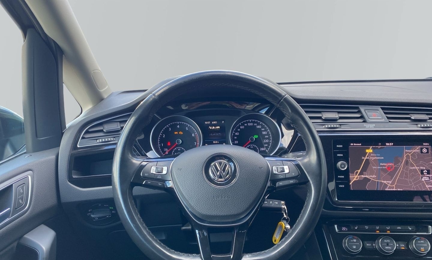 Volkswagen Touran Highline 1.4 TSI DSG Massage Navi SHZ ACC foto 13