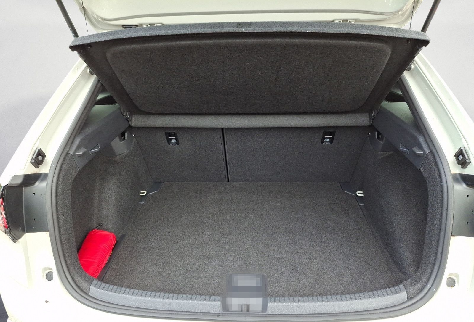 Volkswagen Taigo 1.0 TSI R-LINE foto 11