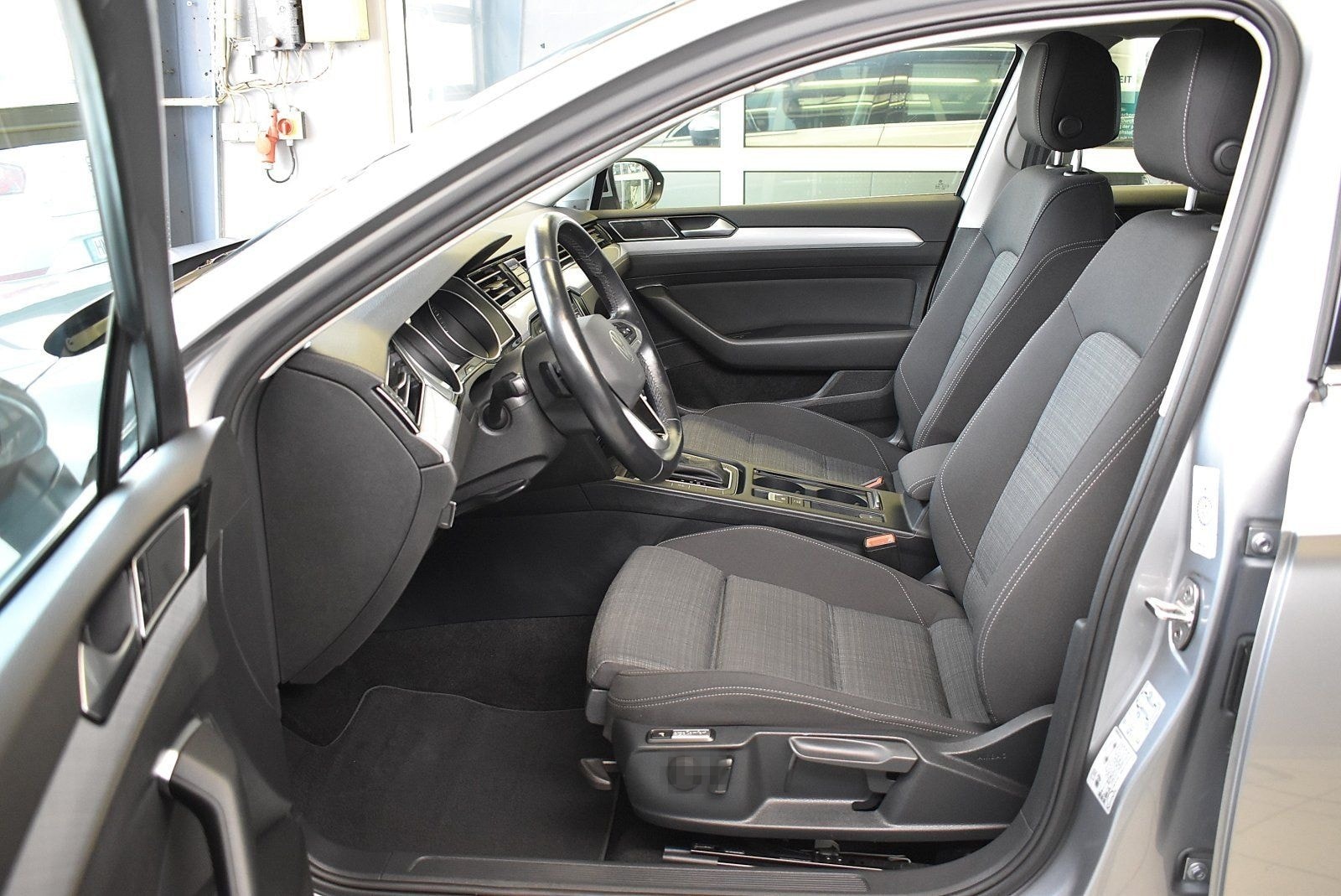 Volkswagen Passat Variant 2.0TDI Business DSG*AHK*LED*ACC foto 11