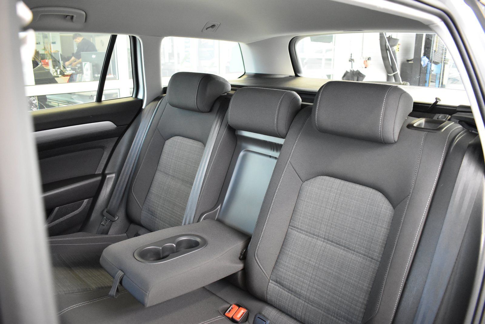 Volkswagen Passat Variant 2.0TDI Business DSG*AHK*LED*ACC foto 17