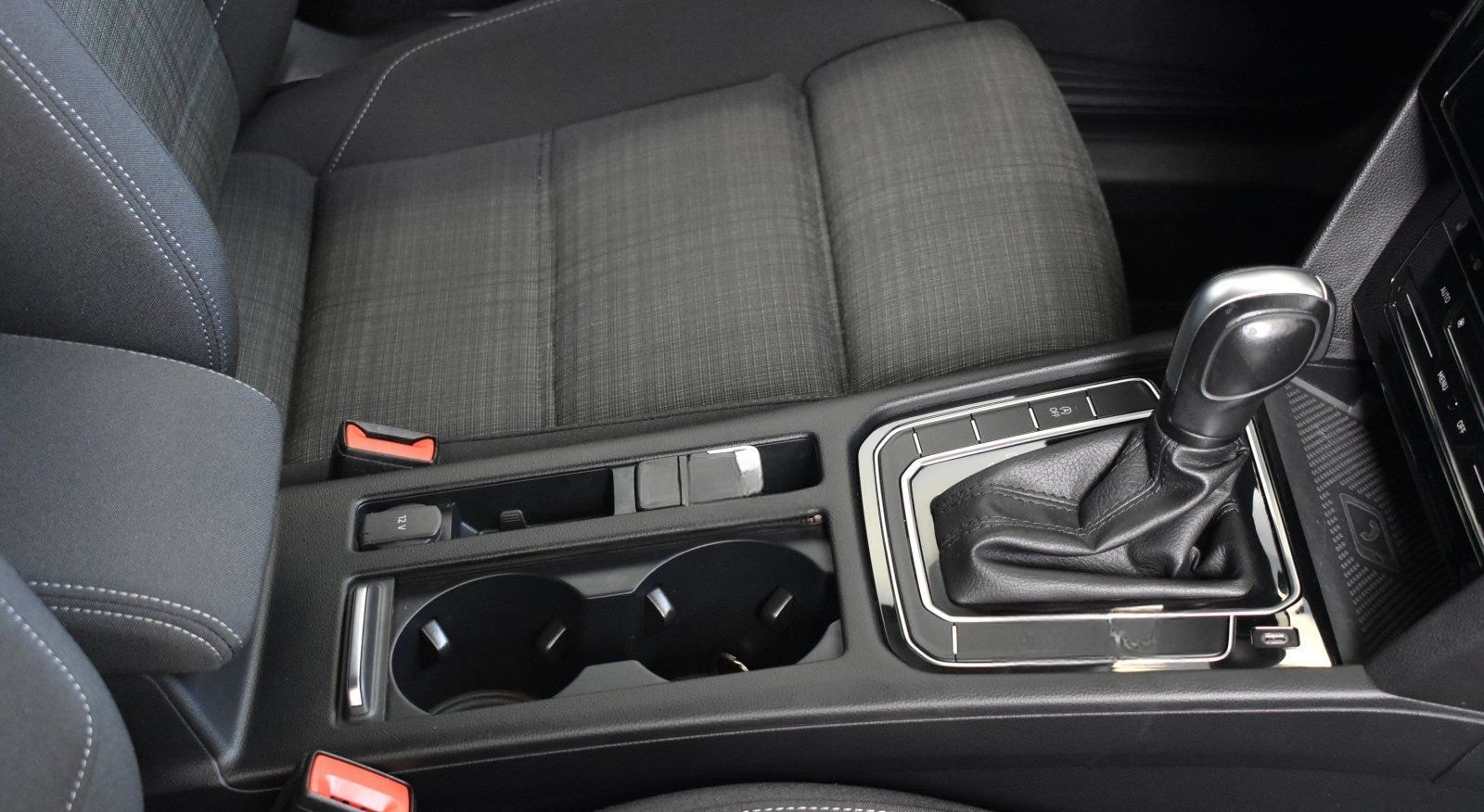 Volkswagen Passat Variant 2.0TDI Business DSG*AHK*LED*ACC foto 25