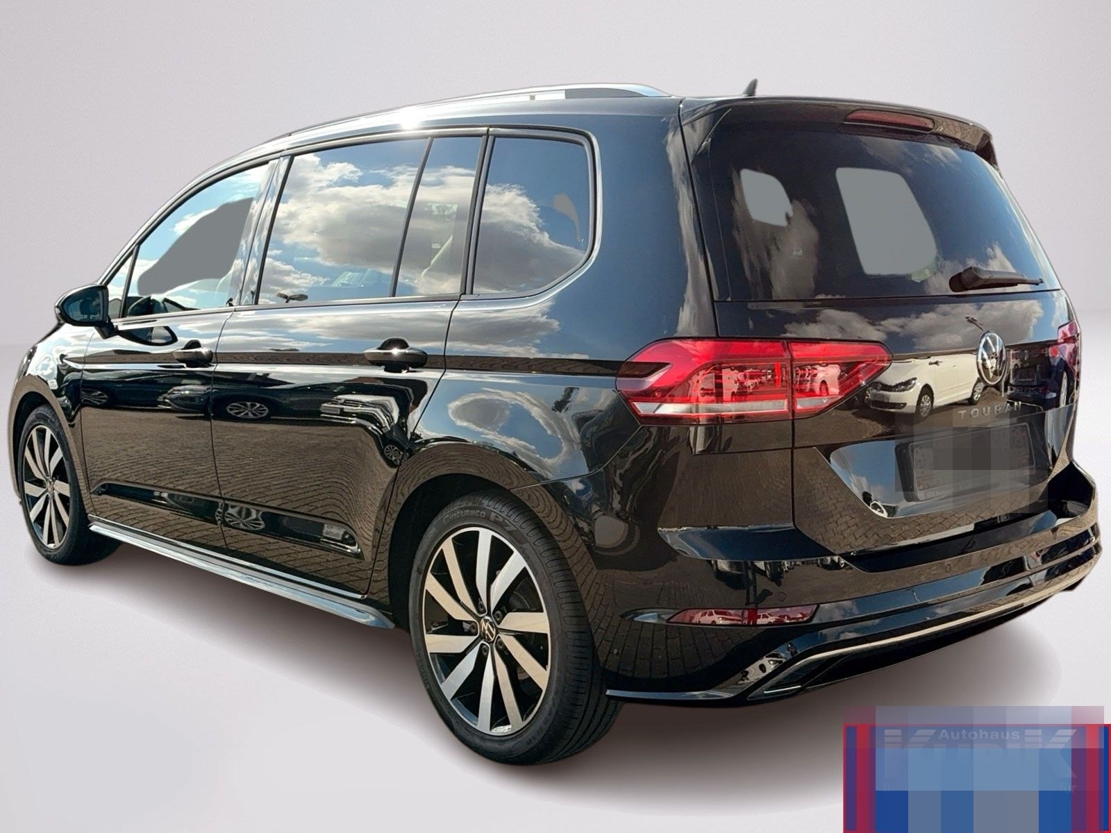 Volkswagen Touran 1.5 TSI R-Line DSG+IQ.Light+AssistPaket+ foto 4