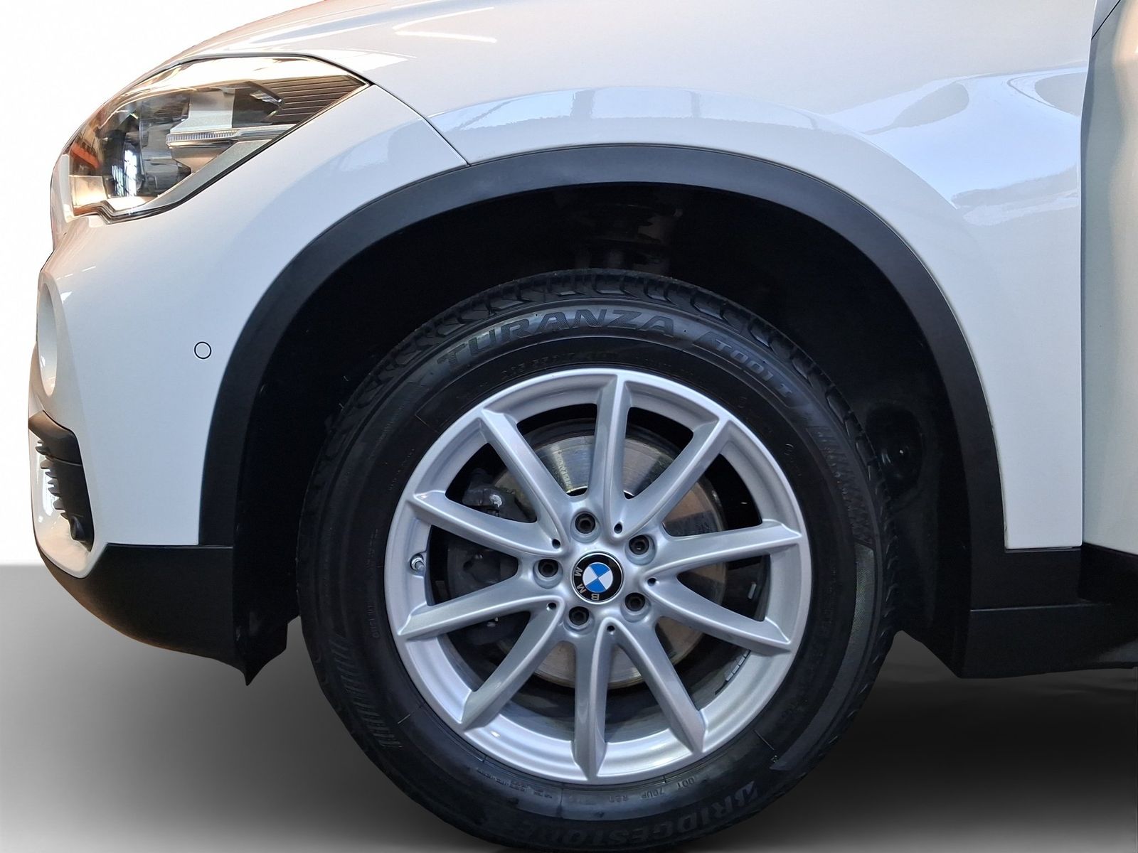BMW X1 sDrive18i LED ParkAs SHZ RFK foto 3