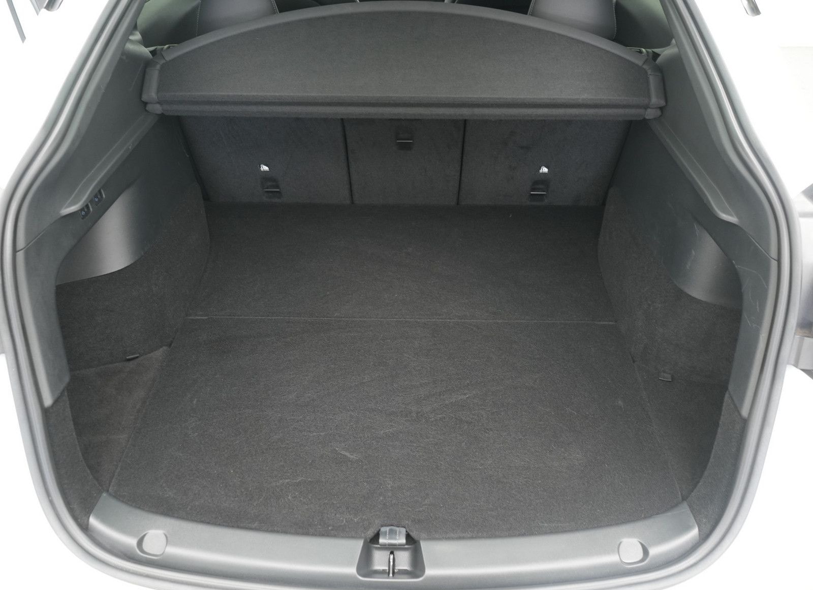 Tesla Model Y ACC KAM NAVI LED PANO SHZ LEDER foto 15