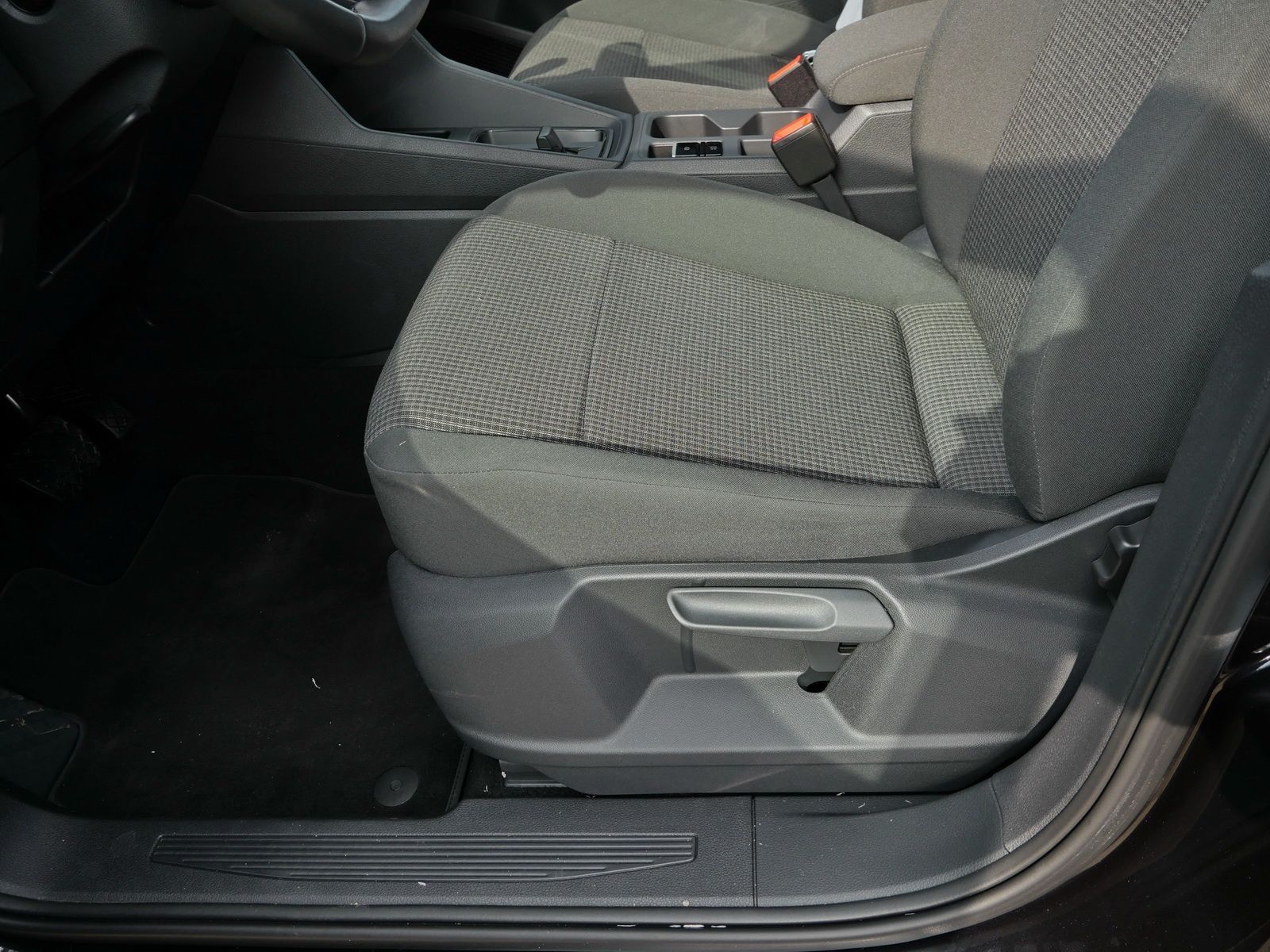 Volkswagen Caddy 1.5 eTSI AHK*DAB+*Digital Cockpit*110kw foto 25