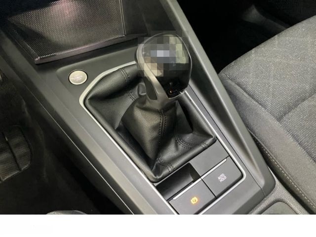 Volkswagen Golf VIII 1.5 TSI LED NAV SHZ DAB PDCvo&hi Life foto 18