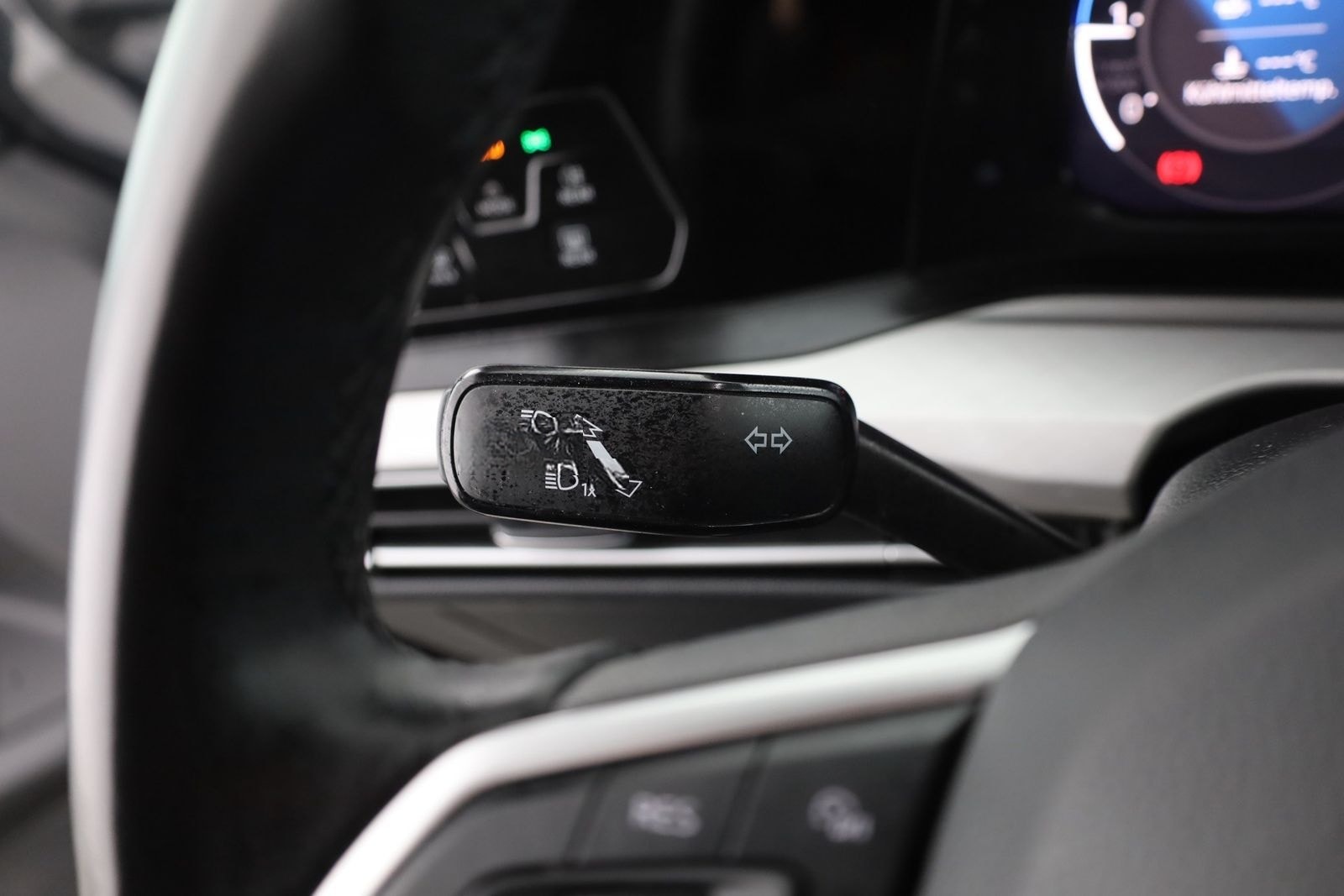 Volkswagen Golf VIII Variant 2.0 TDI Life LED Navi ACC AHK foto 18