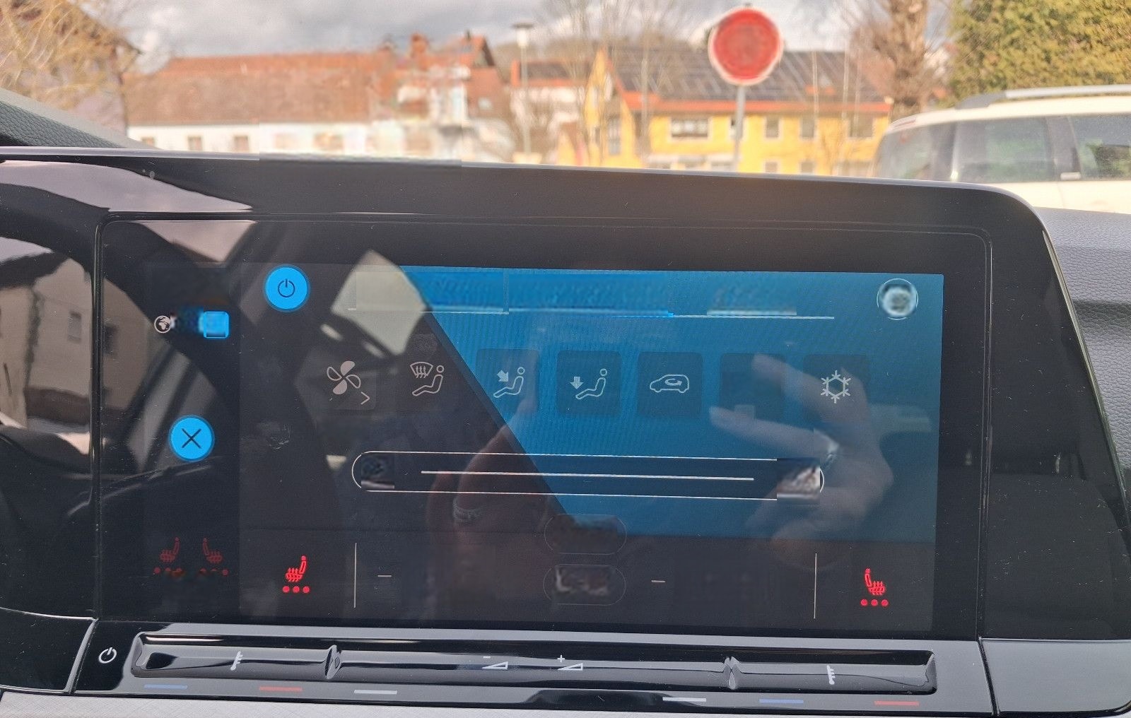 Volkswagen Golf VIII 1.5 TSI Life Variant AHK+LED+LENKRADH. foto 15