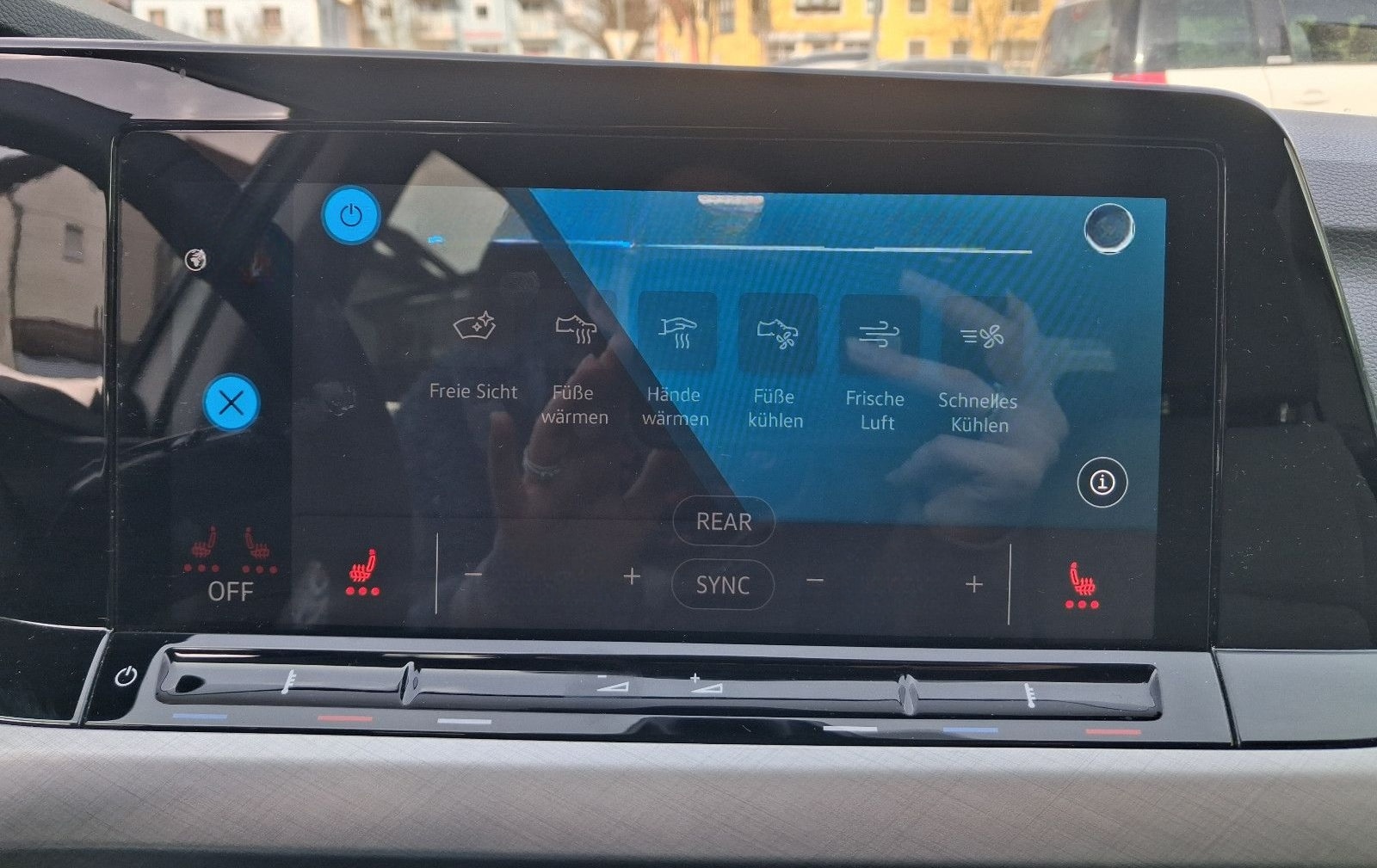 Volkswagen Golf VIII 1.5 TSI Life Variant AHK+LED+LENKRADH. foto 16