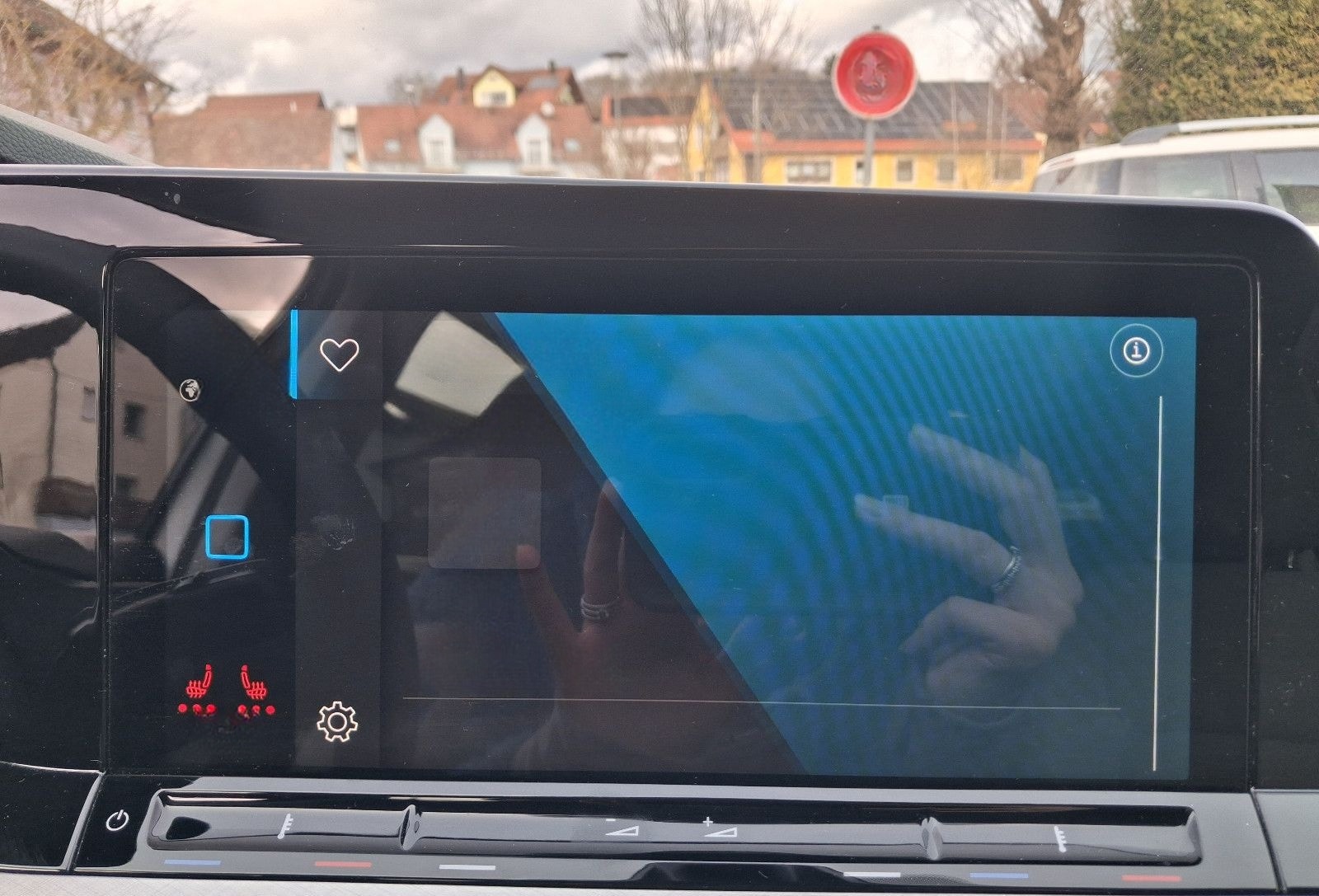 Volkswagen Golf VIII 1.5 TSI Life Variant AHK+LED+LENKRADH. foto 18