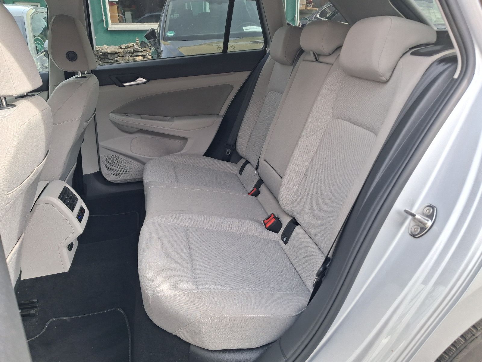 Volkswagen Golf VIII 1.5 TSI Life Variant AHK+LED+LENKRADH. foto 8