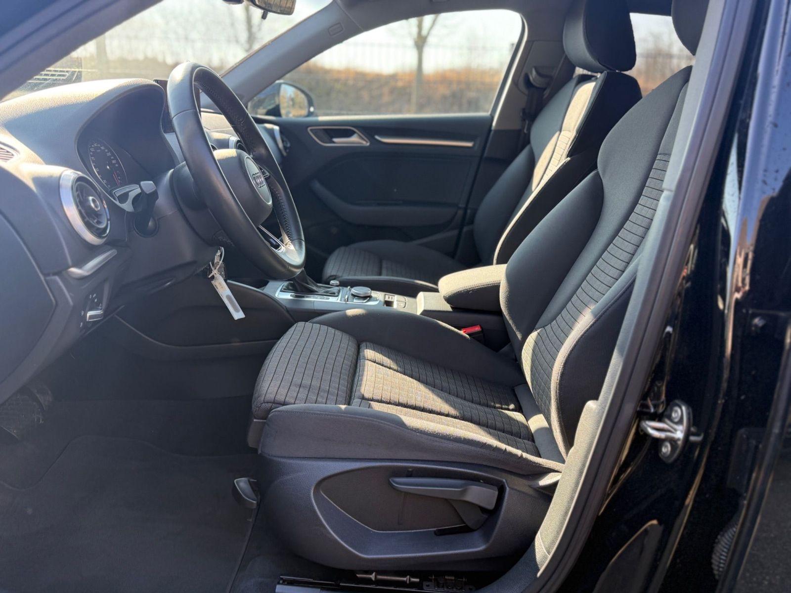 Audi A3 35 TFSI sport*Kamera*Navi*Garantie* foto 9