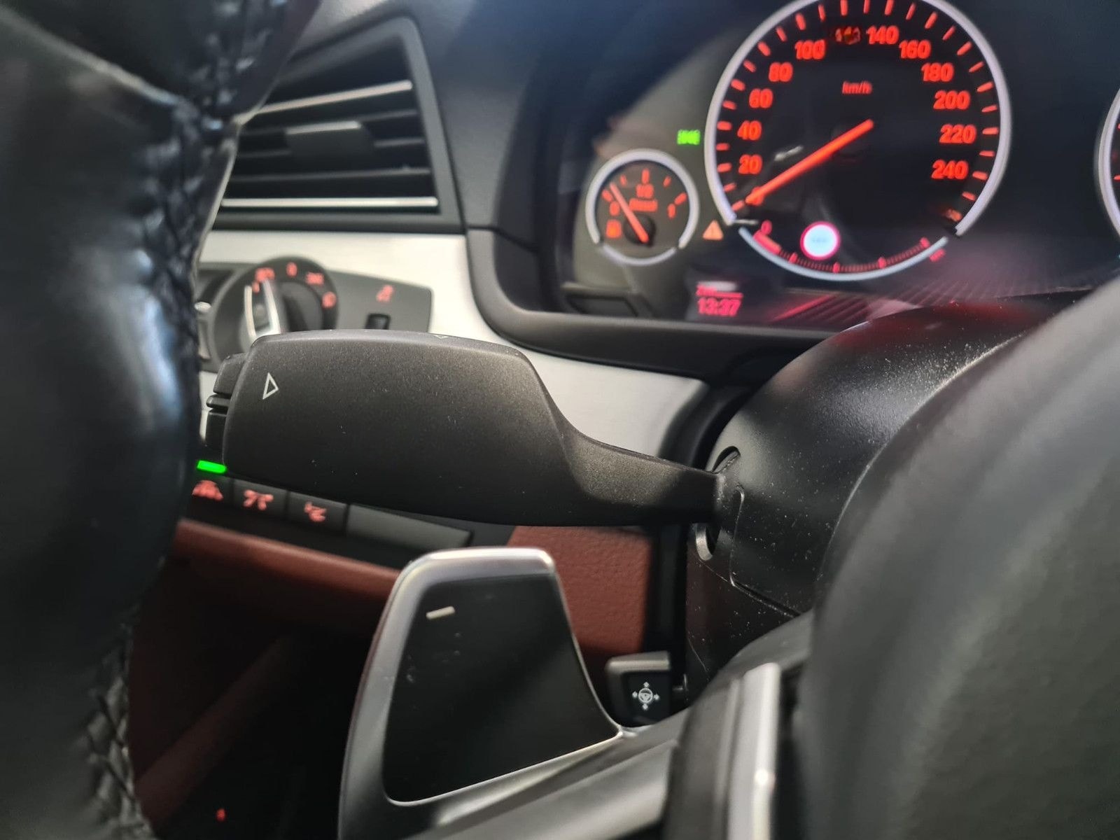 BMW 520 d xDrive / AHK / Bi-XENON / LEDER foto 18