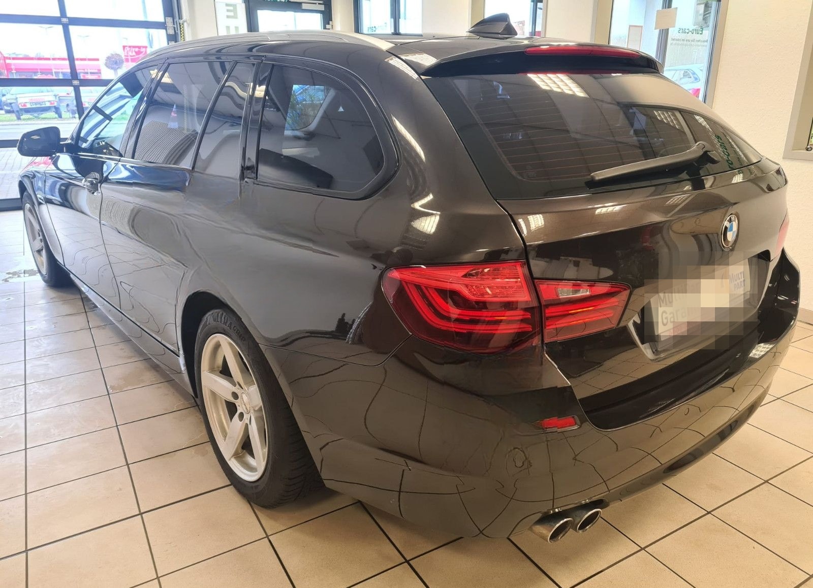 BMW 520 d xDrive / AHK / Bi-XENON / LEDER foto 6