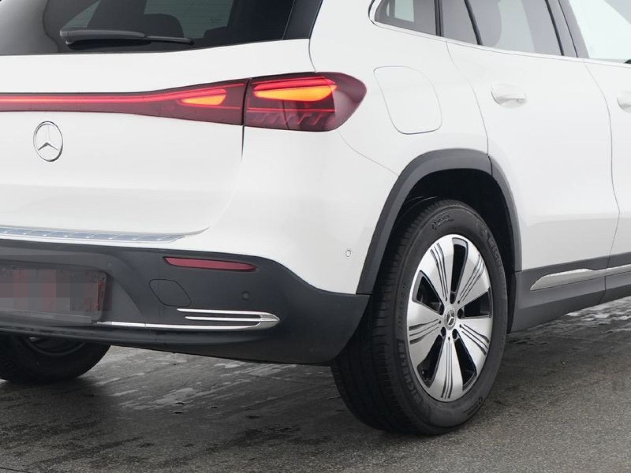 Mercedes-Benz EQA 300 4M+PROGRESSIVE+KAM+TOTWINKEL+EASYP.+LED foto 5