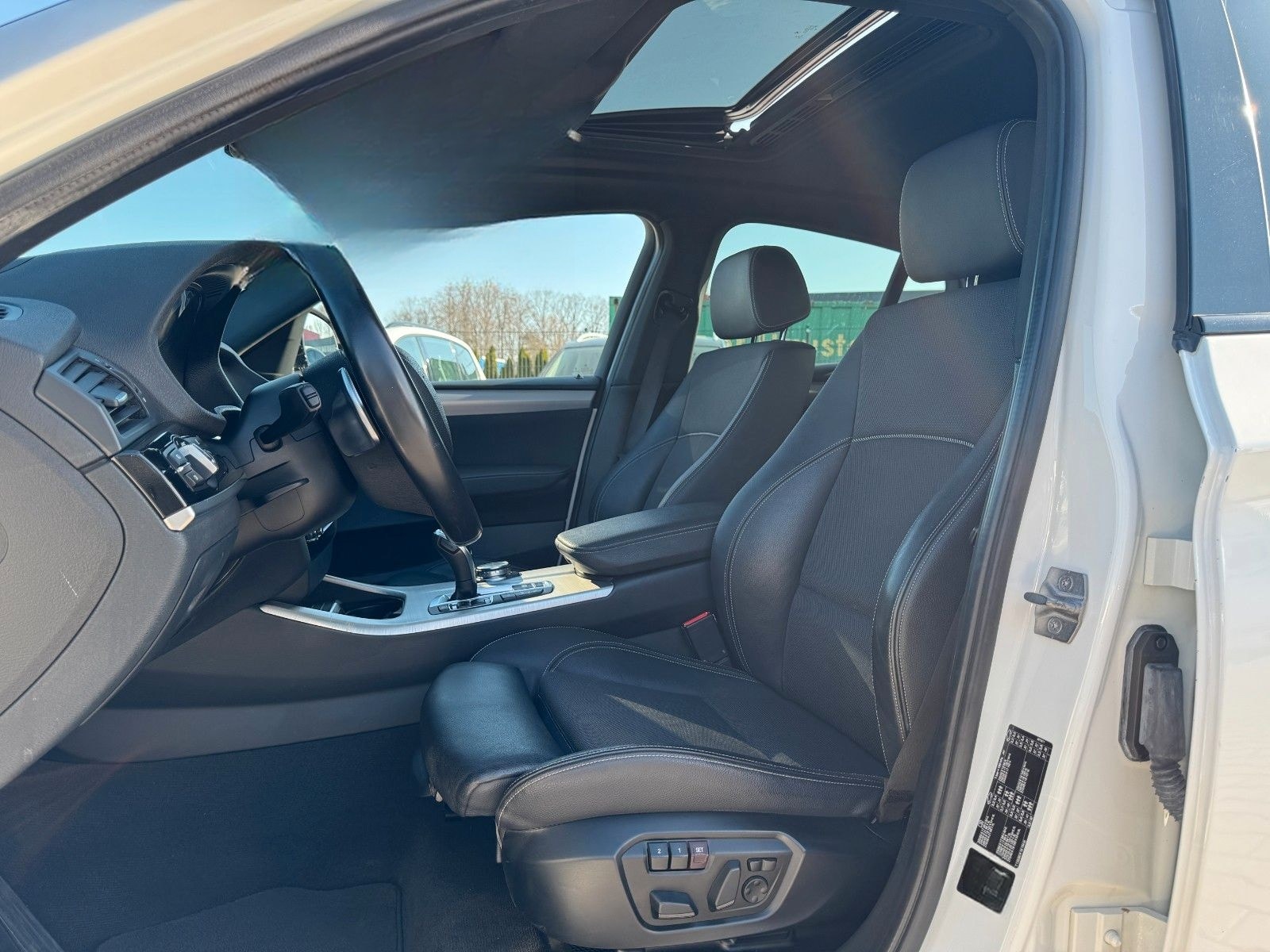 BMW X4 xDrive 28 i M PAKET XENON KAMERA LEDER AHK foto 11